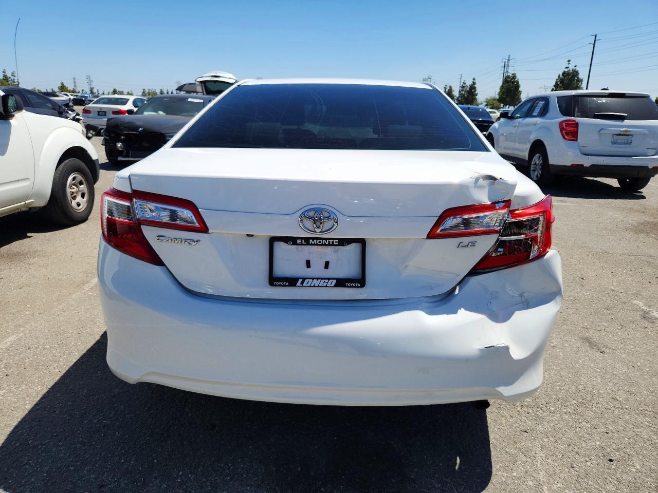 2014 Toyota Camry Le White vin: 4T4BF1FK0ER434541