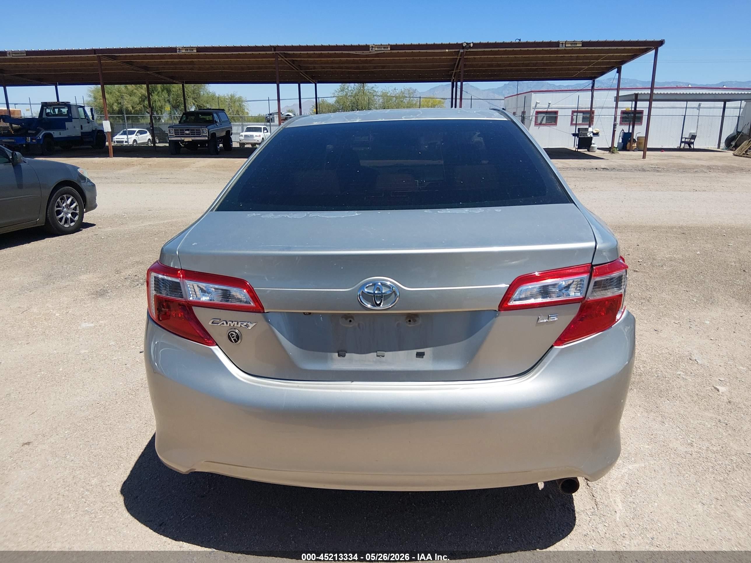 2014 Toyota Camry Le Серебряный vin: 4T4BF1FK0ER442669