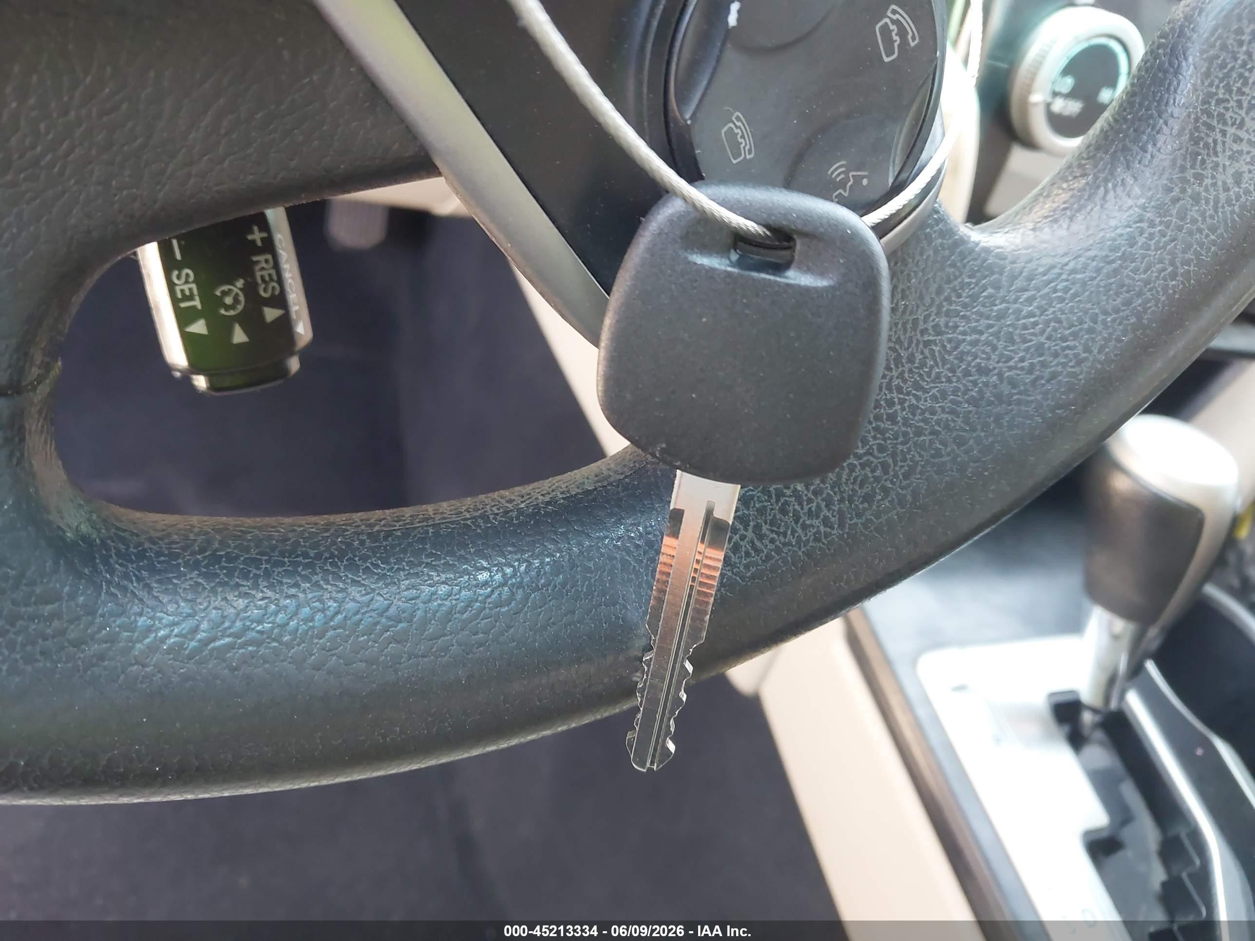 2014 Toyota Camry Le Серебряный vin: 4T4BF1FK0ER442669