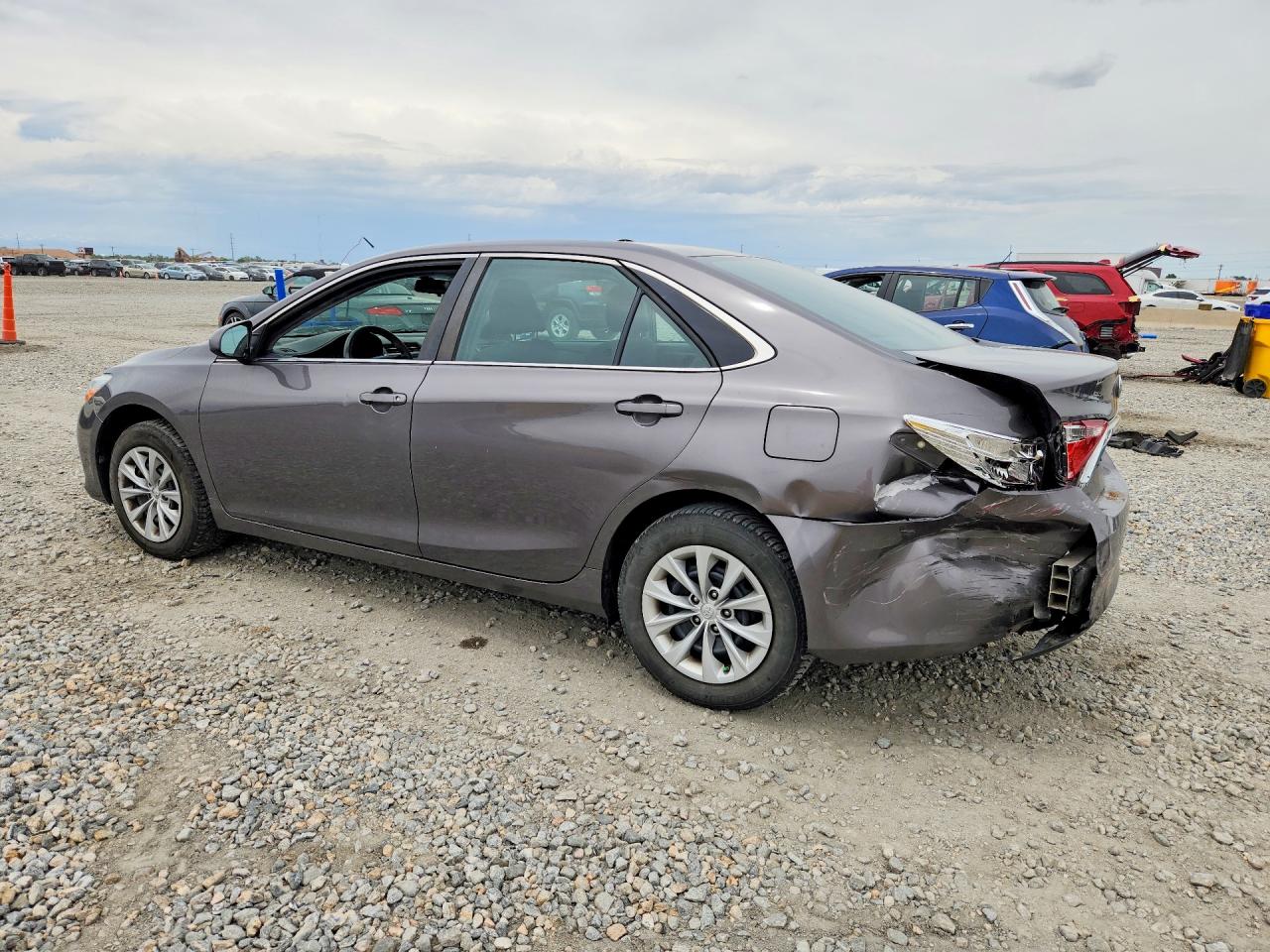 2015 Toyota Camry Le Gray vin: 4T4BF1FK0FR444942