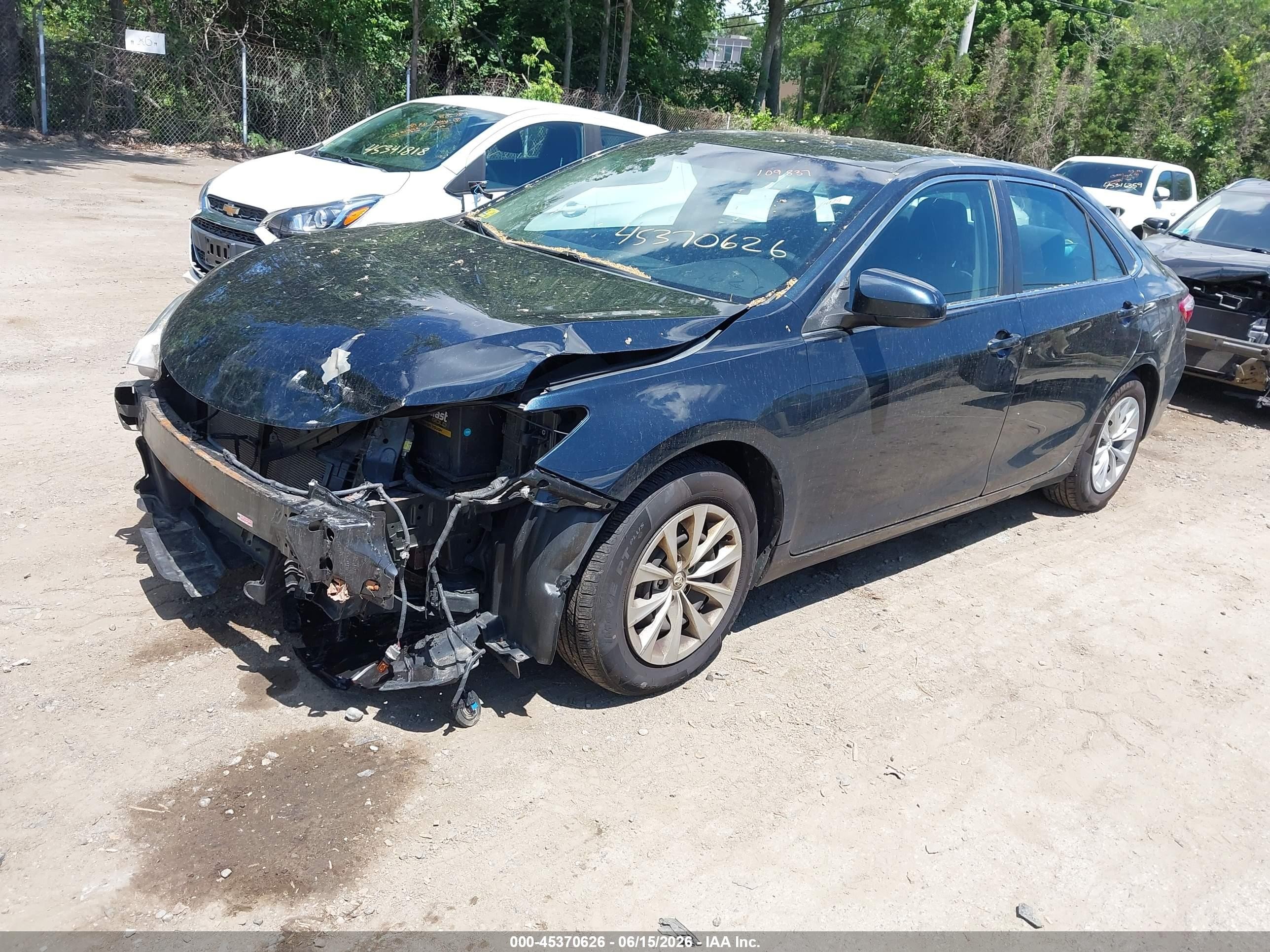 2015 Toyota Camry Le Синий vin: 4T4BF1FK0FR450384