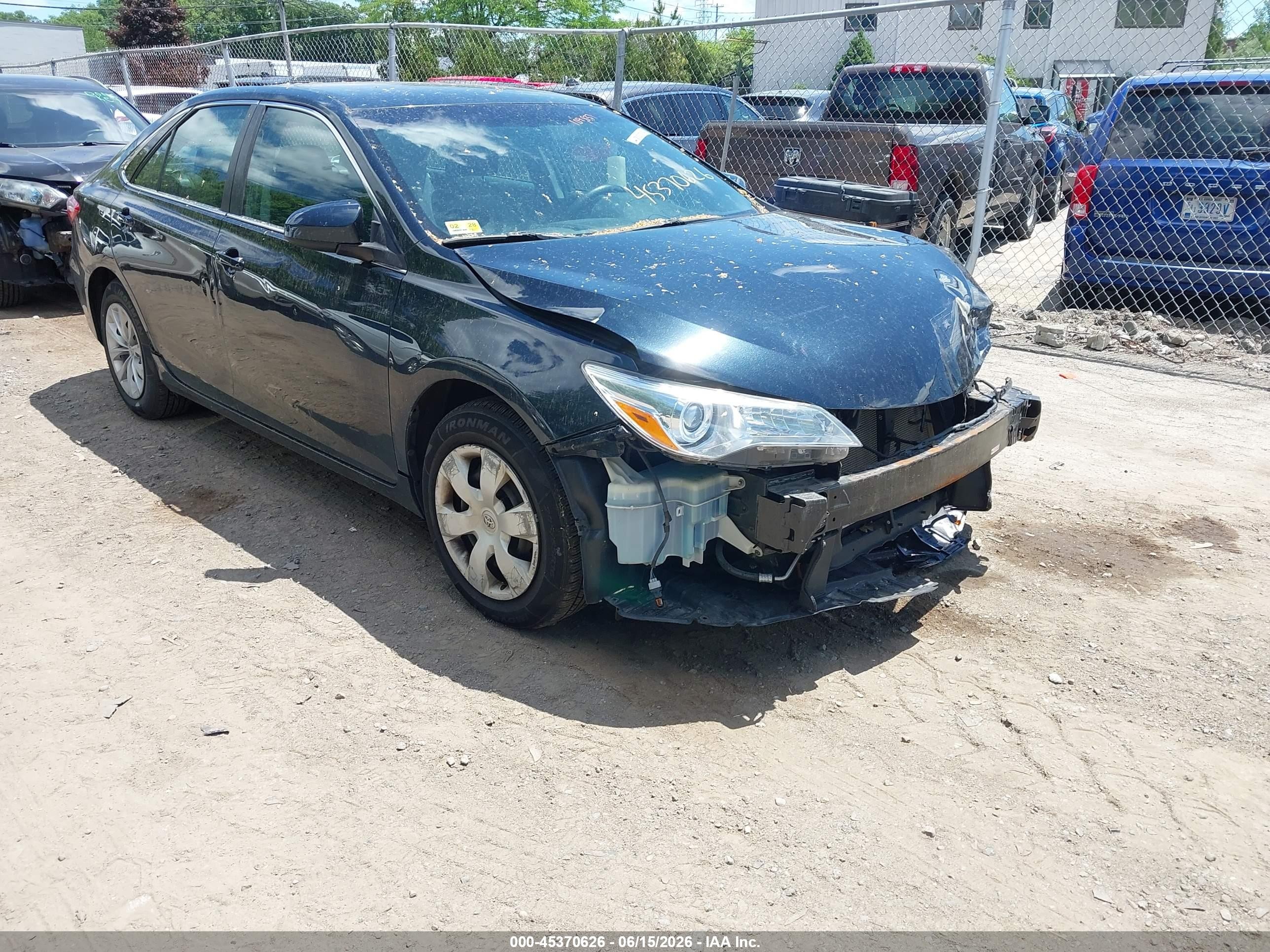 2015 Toyota Camry Le Синий vin: 4T4BF1FK0FR450384