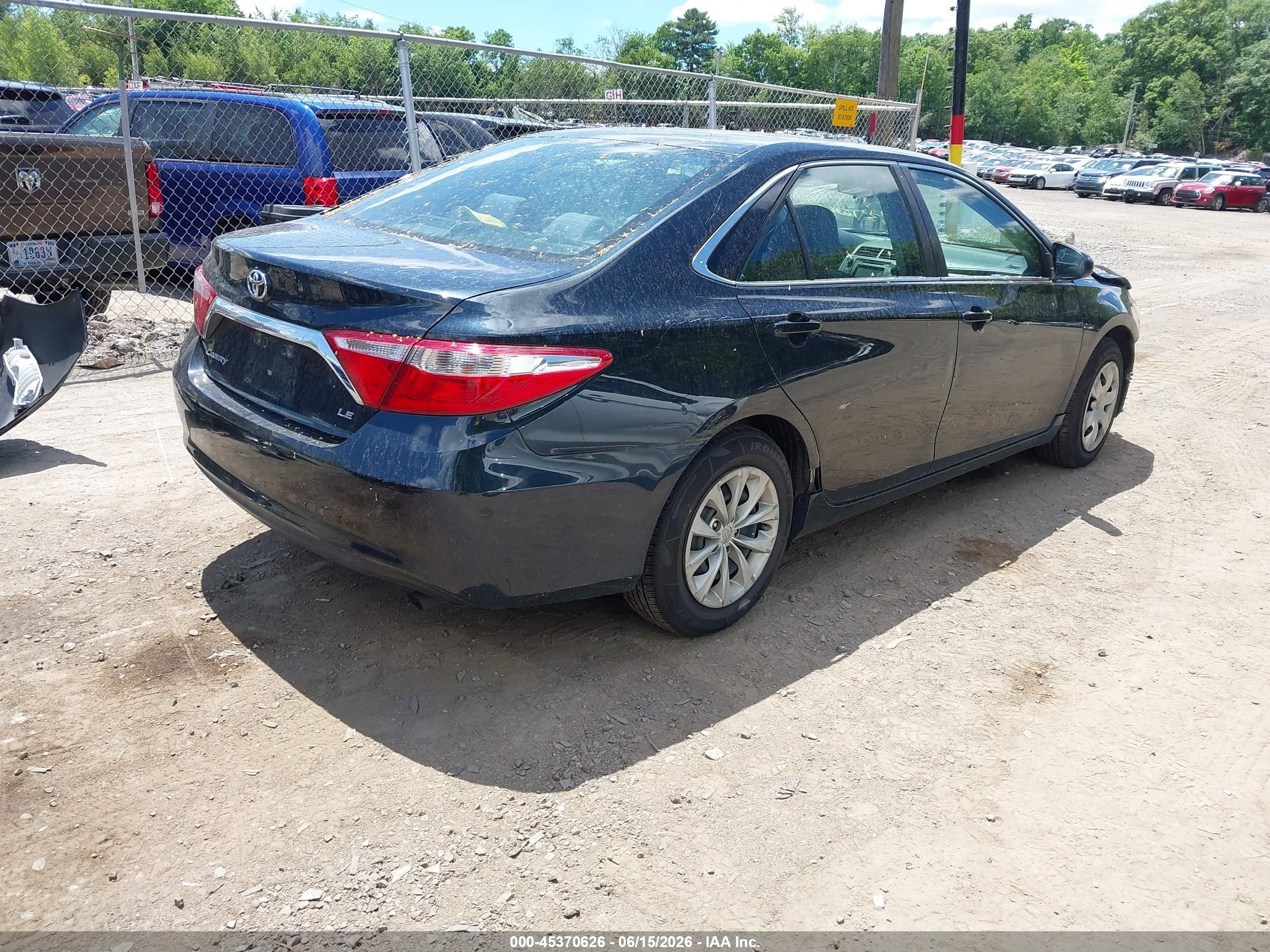2015 Toyota Camry Le Синий vin: 4T4BF1FK0FR450384