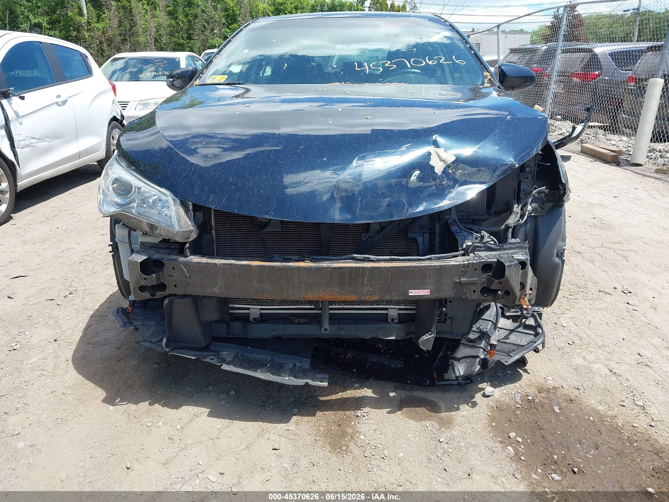 2015 Toyota Camry Le Синий vin: 4T4BF1FK0FR450384