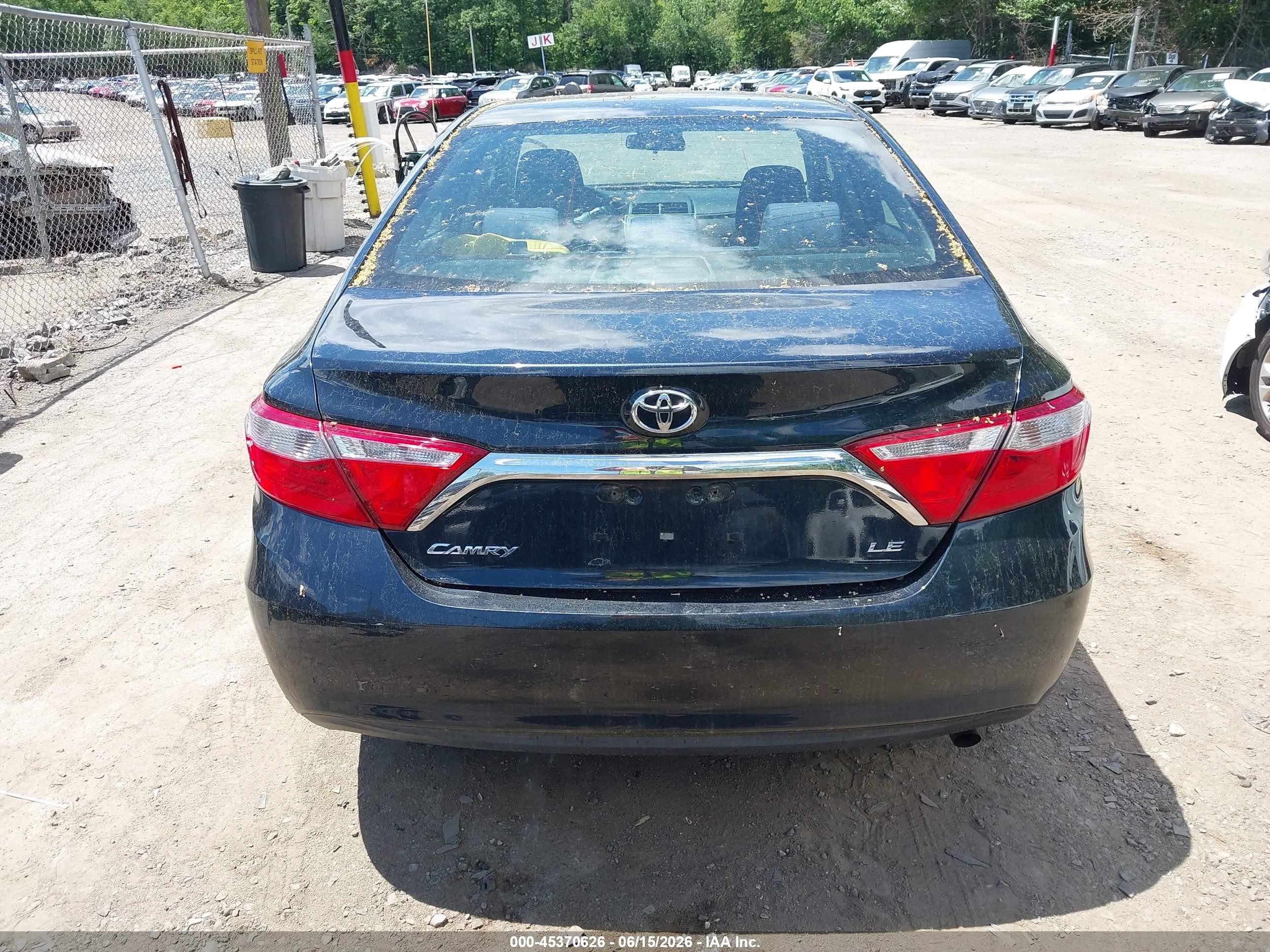 2015 Toyota Camry Le Синий vin: 4T4BF1FK0FR450384