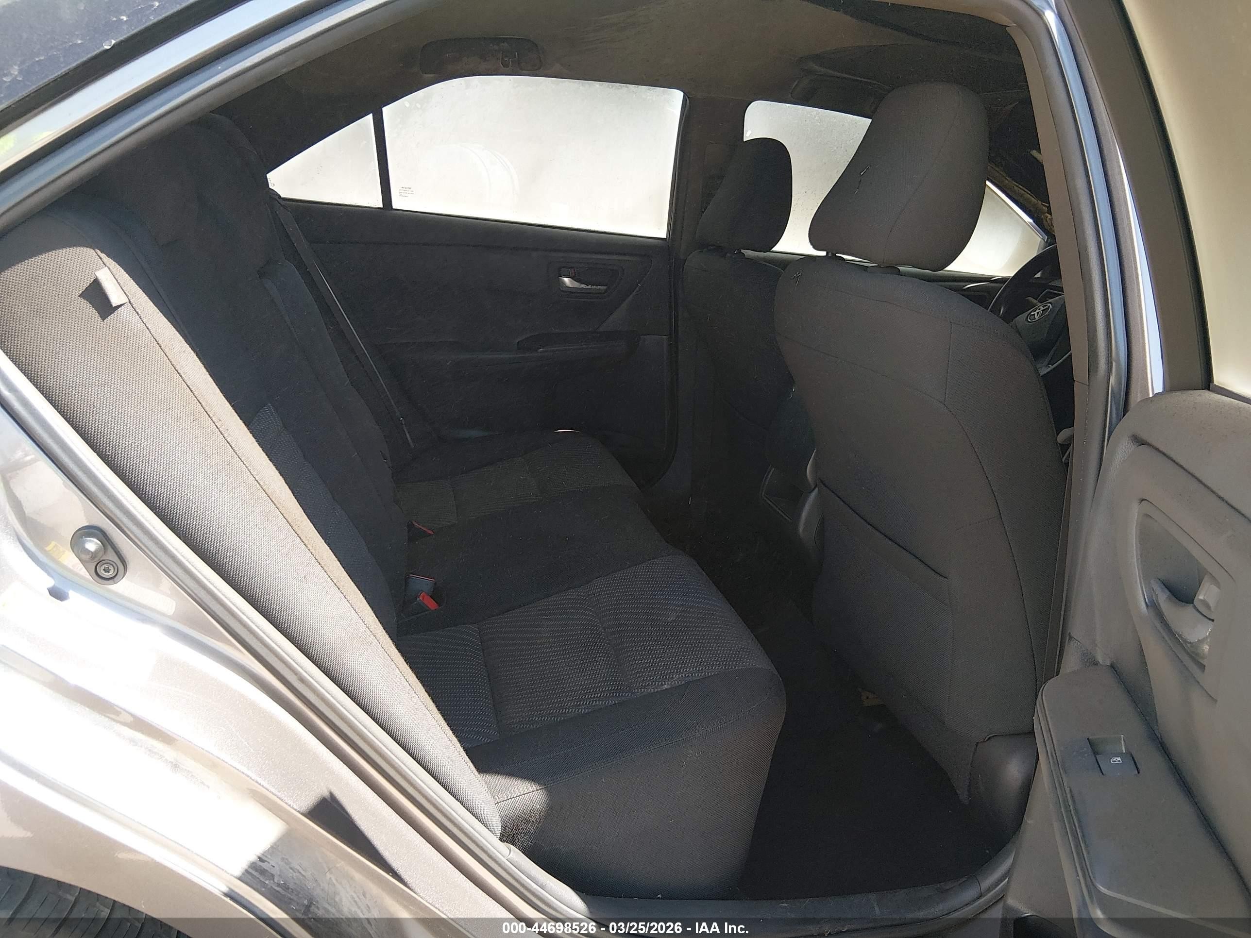 2015 Toyota Camry Le Gray vin: 4T4BF1FK0FR452815