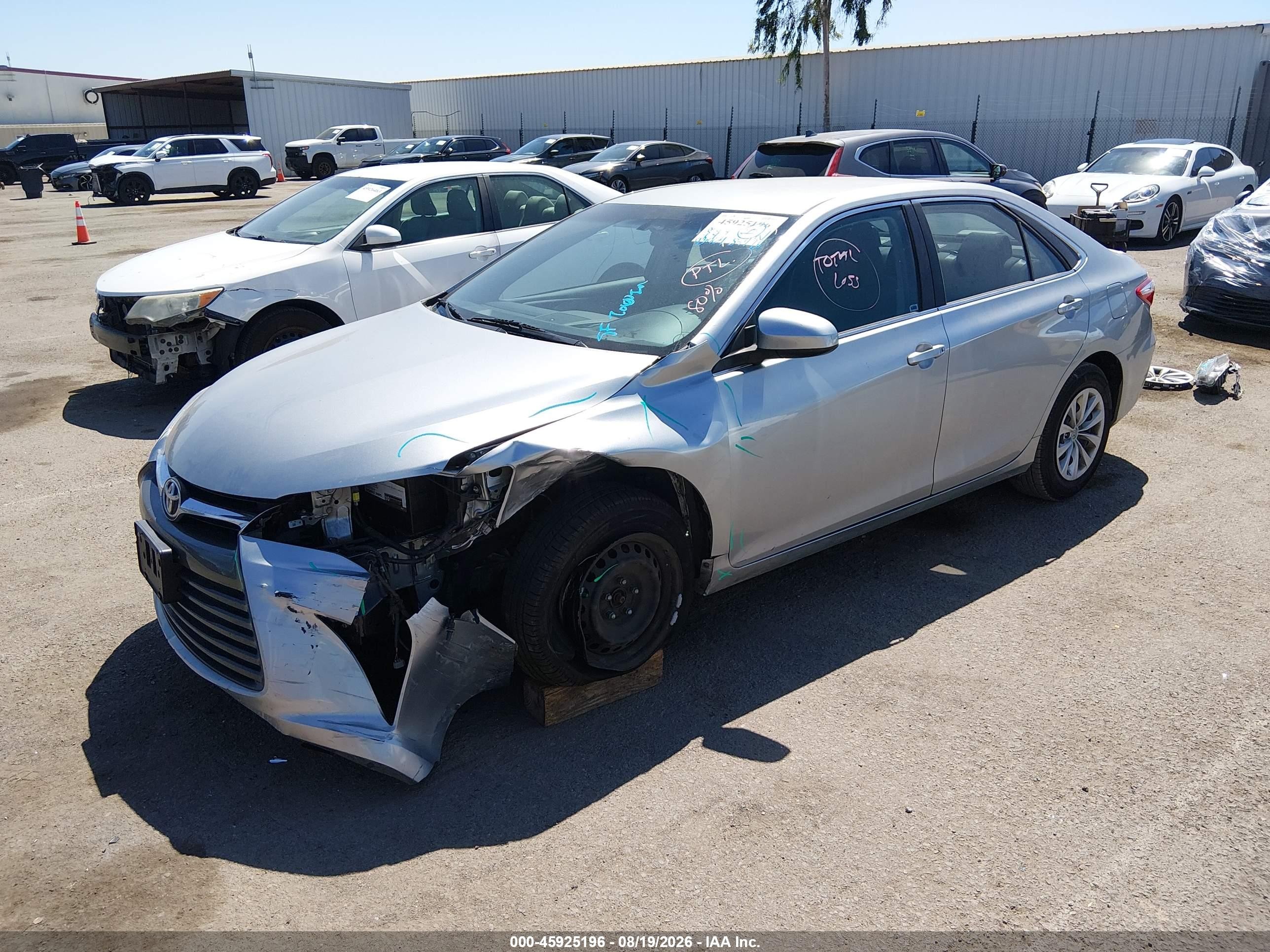2015 Toyota Camry Le Silver vin: 4T4BF1FK0FR458713