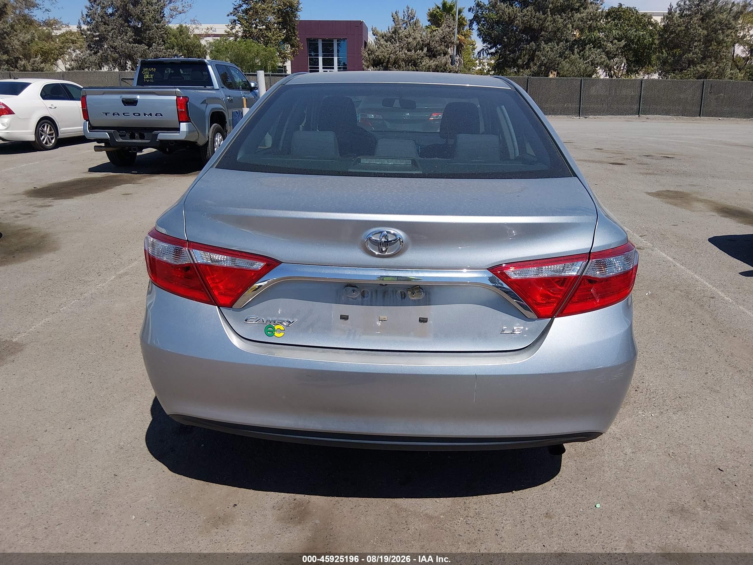 2015 Toyota Camry Le Silver vin: 4T4BF1FK0FR458713