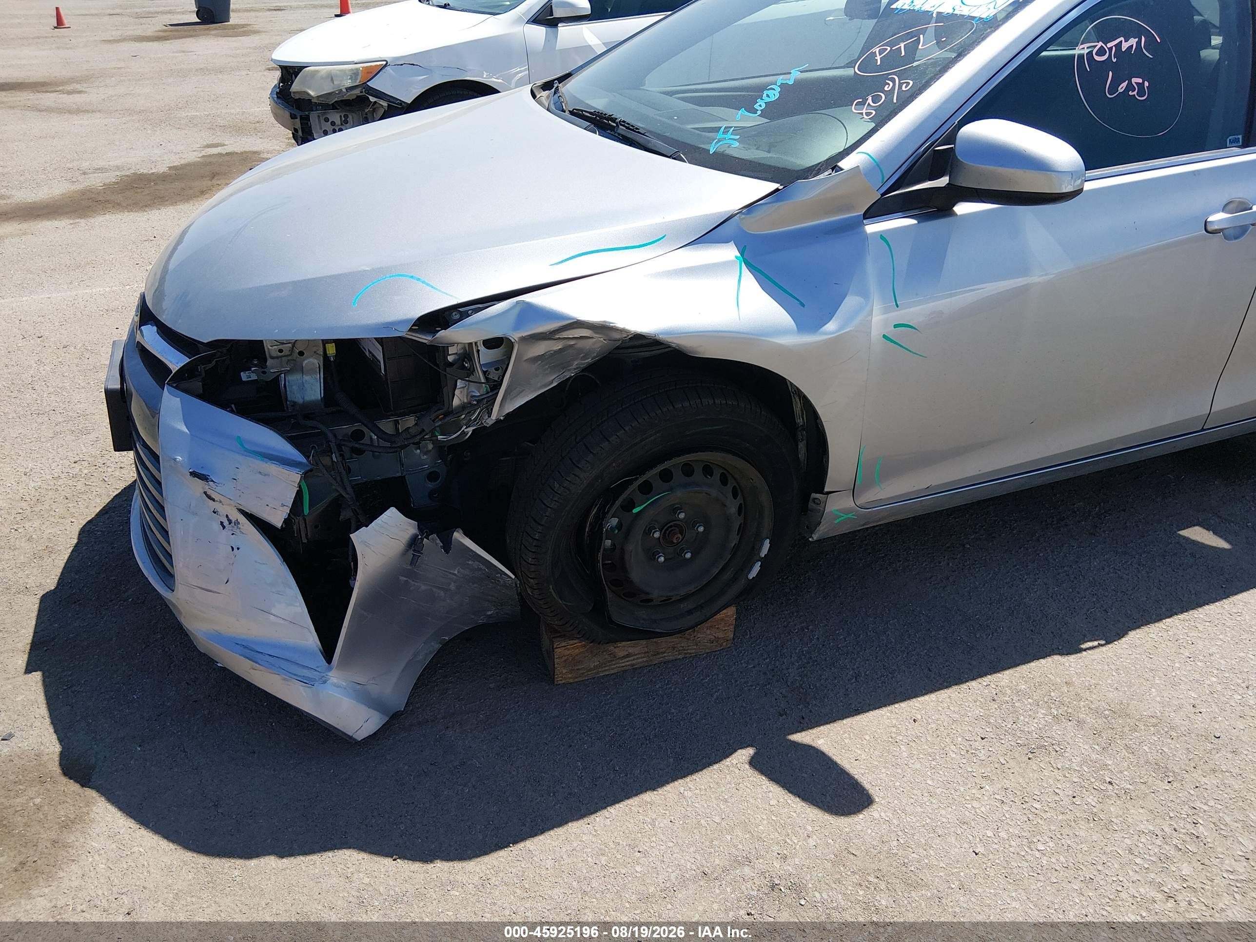 2015 Toyota Camry Le Silver vin: 4T4BF1FK0FR458713