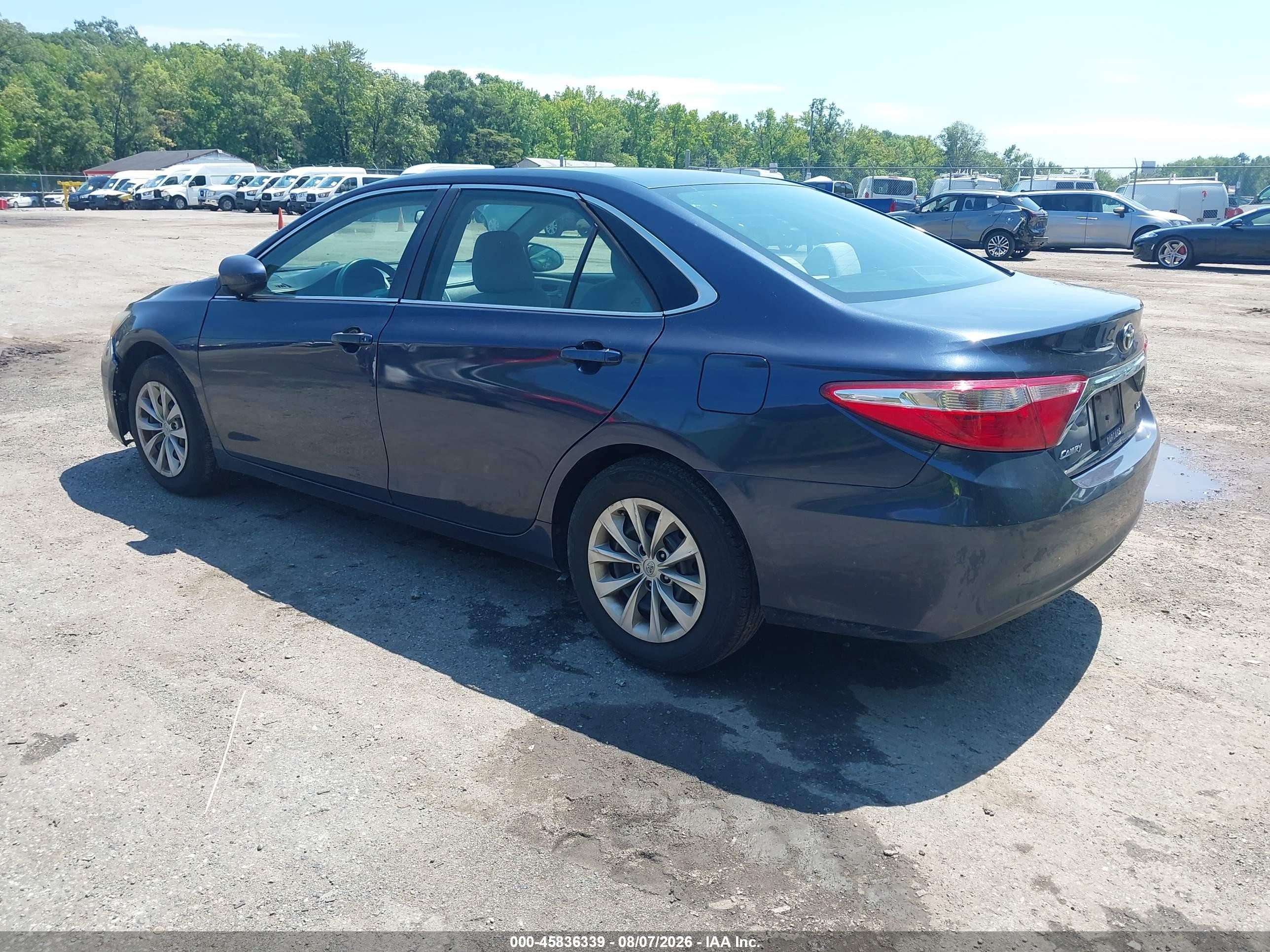 2015 Toyota Camry Le Dark Blue vin: 4T4BF1FK0FR459330