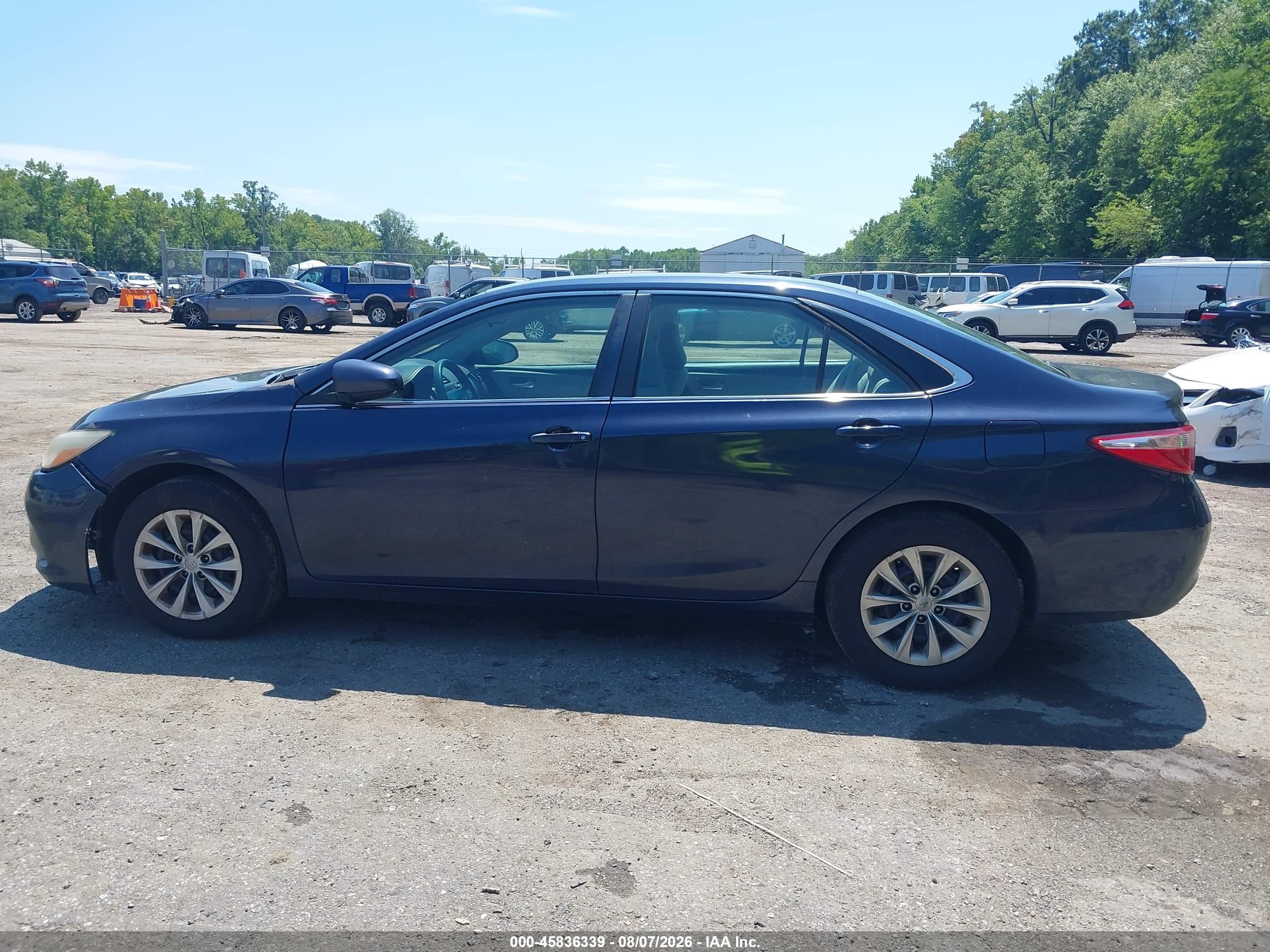 2015 Toyota Camry Le Dark Blue vin: 4T4BF1FK0FR459330