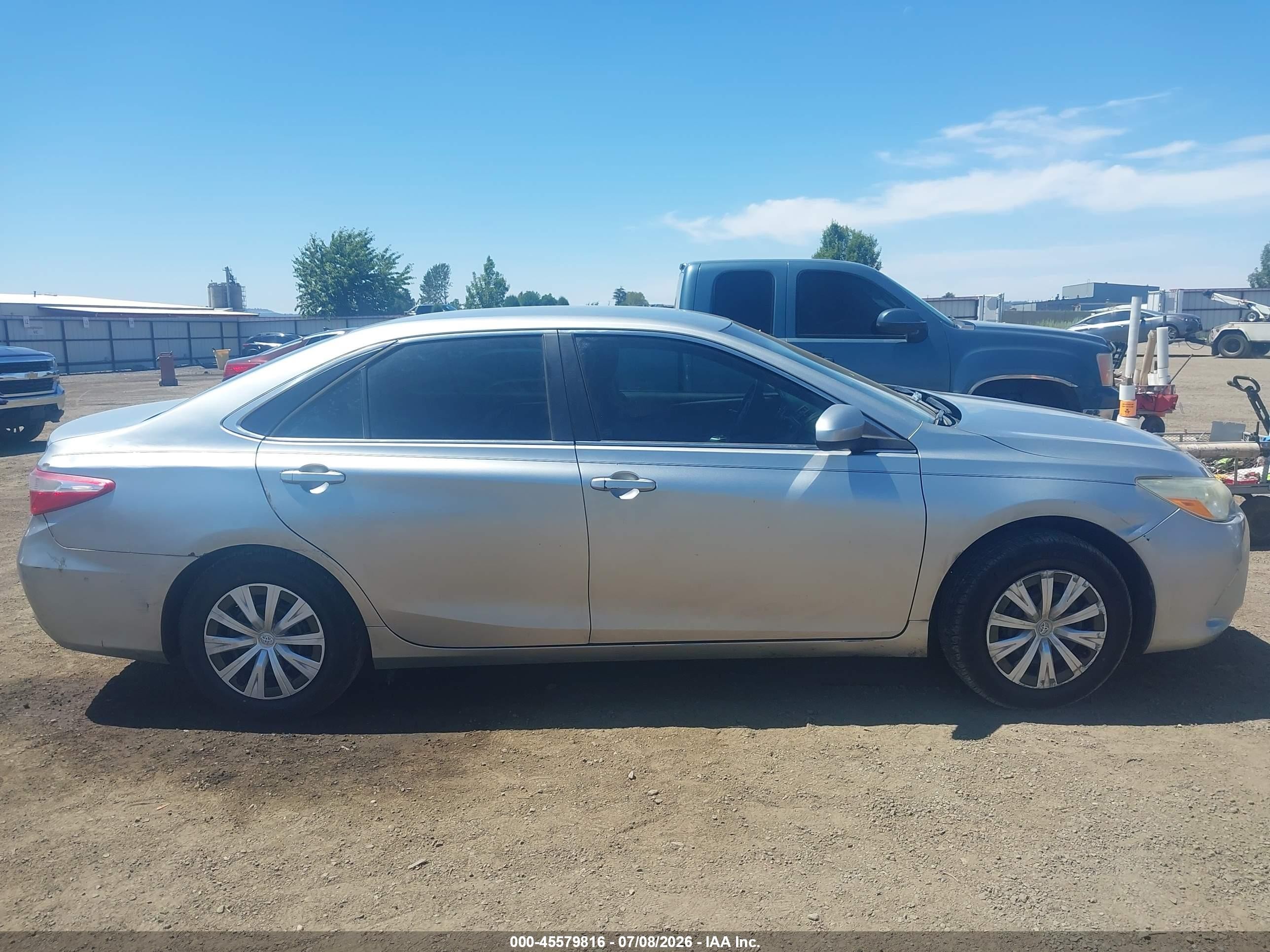 2015 Toyota Camry Le Silver vin: 4T4BF1FK0FR459683