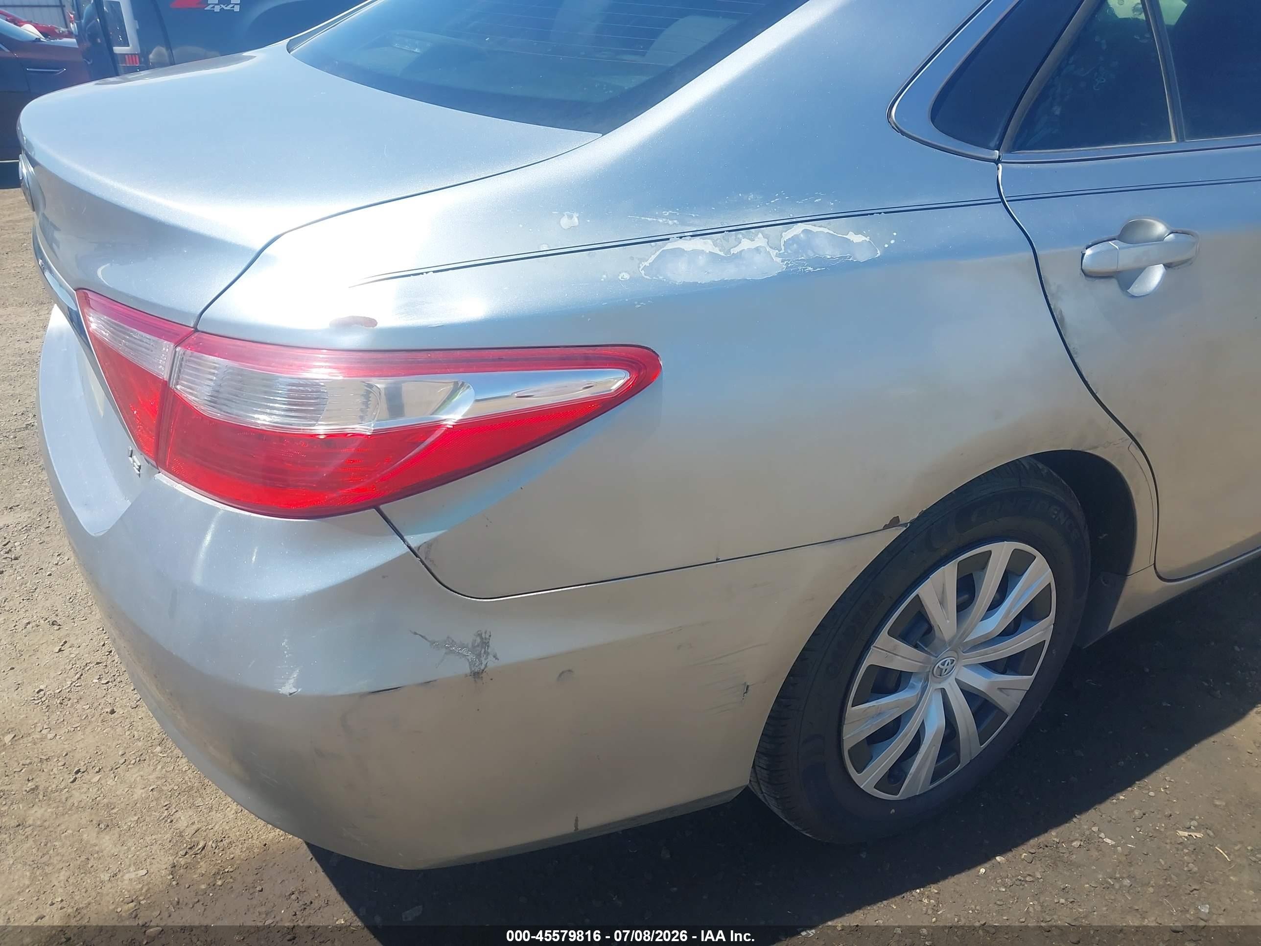 2015 Toyota Camry Le Silver vin: 4T4BF1FK0FR459683