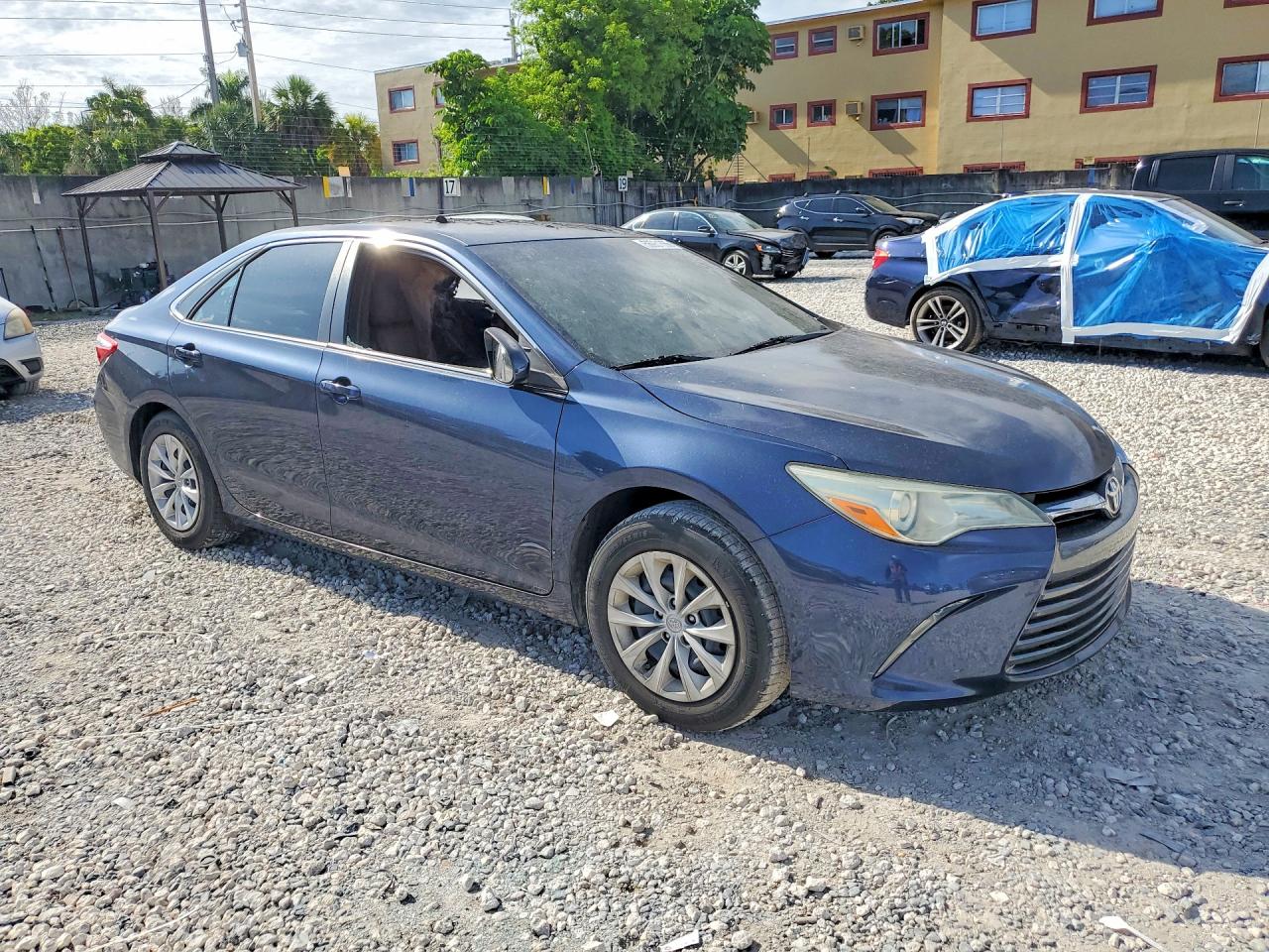 2015 Toyota Camry Le Gray vin: 4T4BF1FK0FR464513