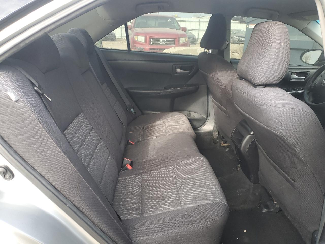 2015 Toyota Camry Le Silver vin: 4T4BF1FK0FR467976