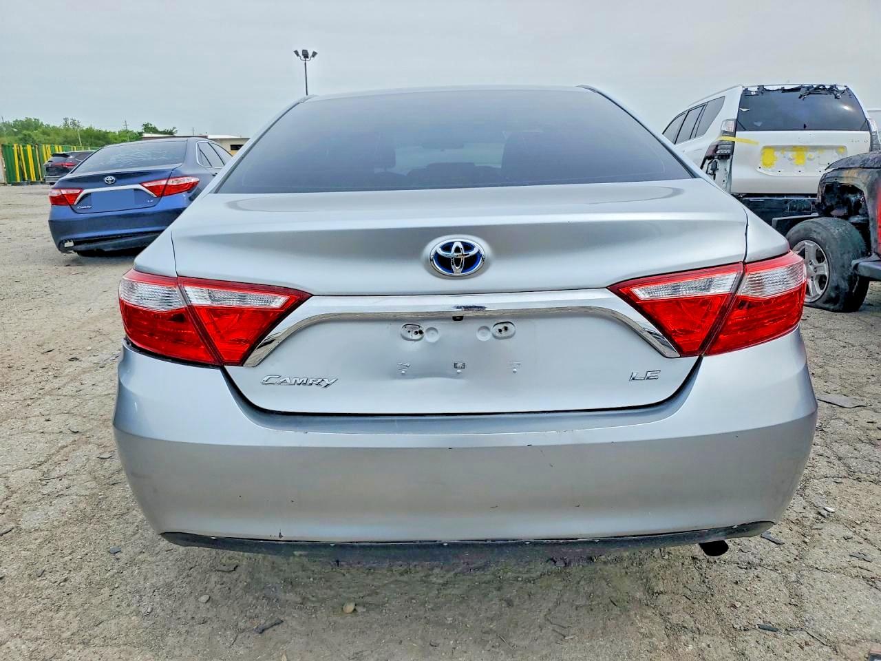 2015 Toyota Camry Le Silver vin: 4T4BF1FK0FR467976