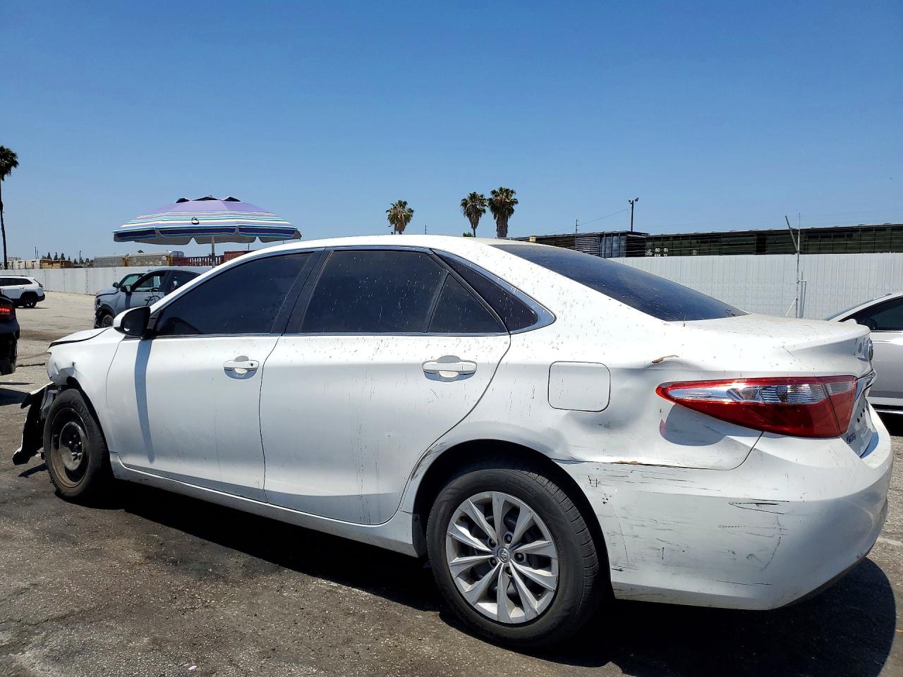 2015 Toyota Camry Le White vin: 4T4BF1FK0FR483109