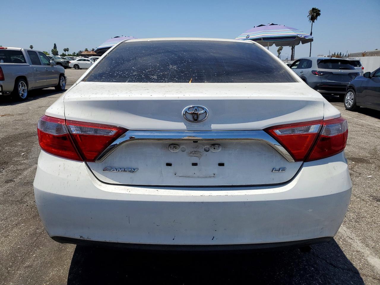 2015 Toyota Camry Le White vin: 4T4BF1FK0FR483109