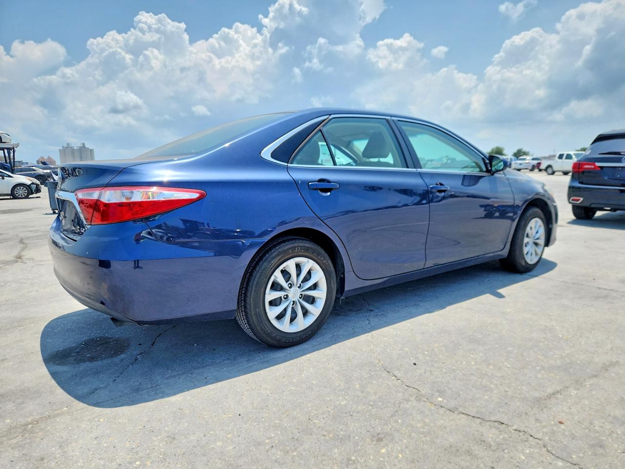 2015 Toyota Camry Le Blue vin: 4T4BF1FK0FR483580