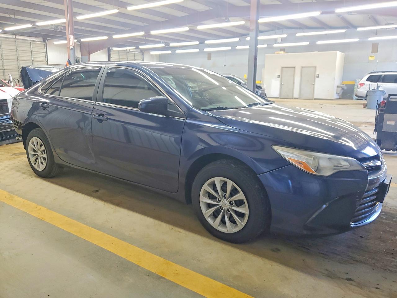 2015 Toyota Camry Le Blue vin: 4T4BF1FK0FR496507