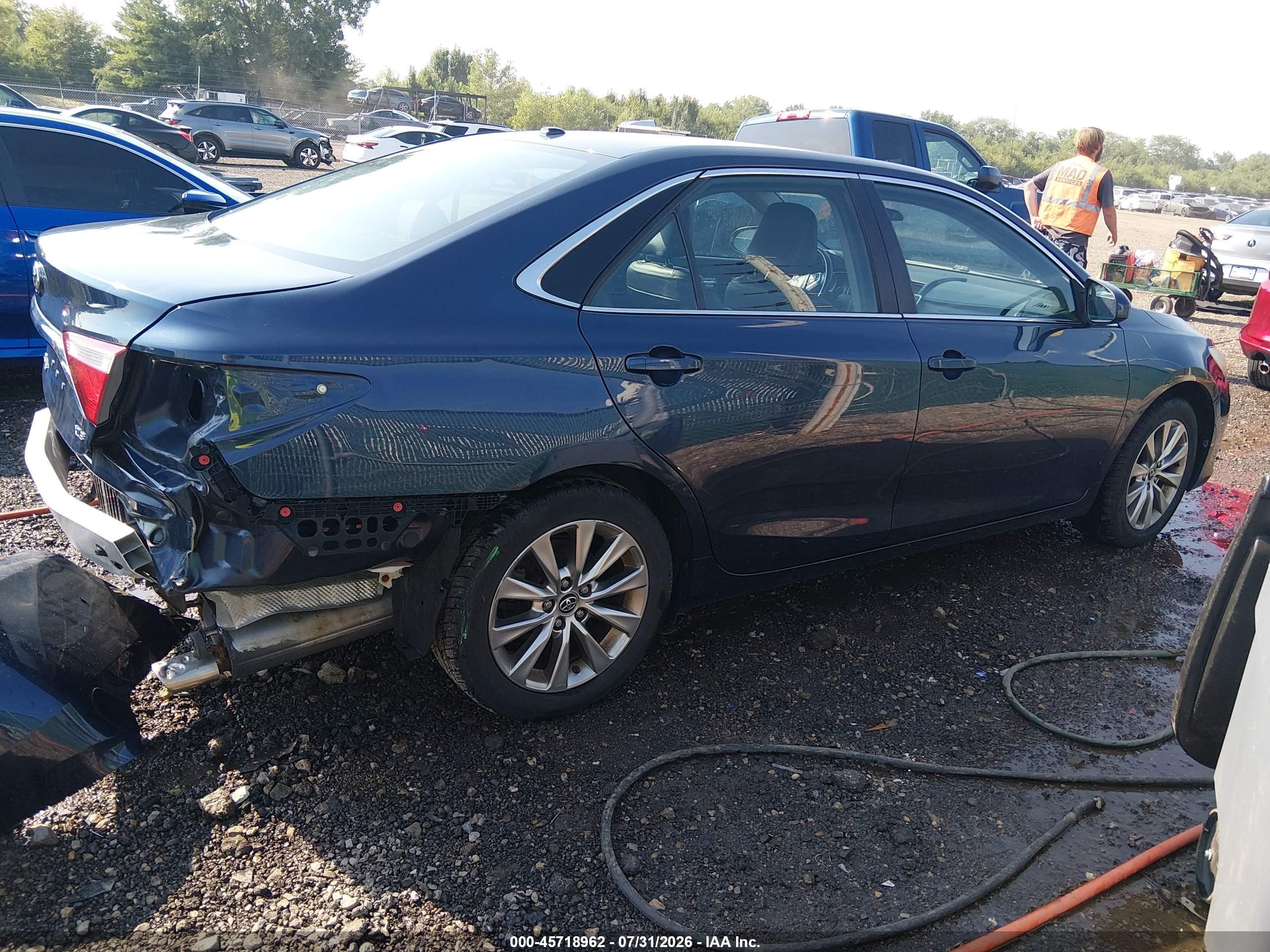 2015 Toyota Camry Xle Blue vin: 4T4BF1FK0FR497883