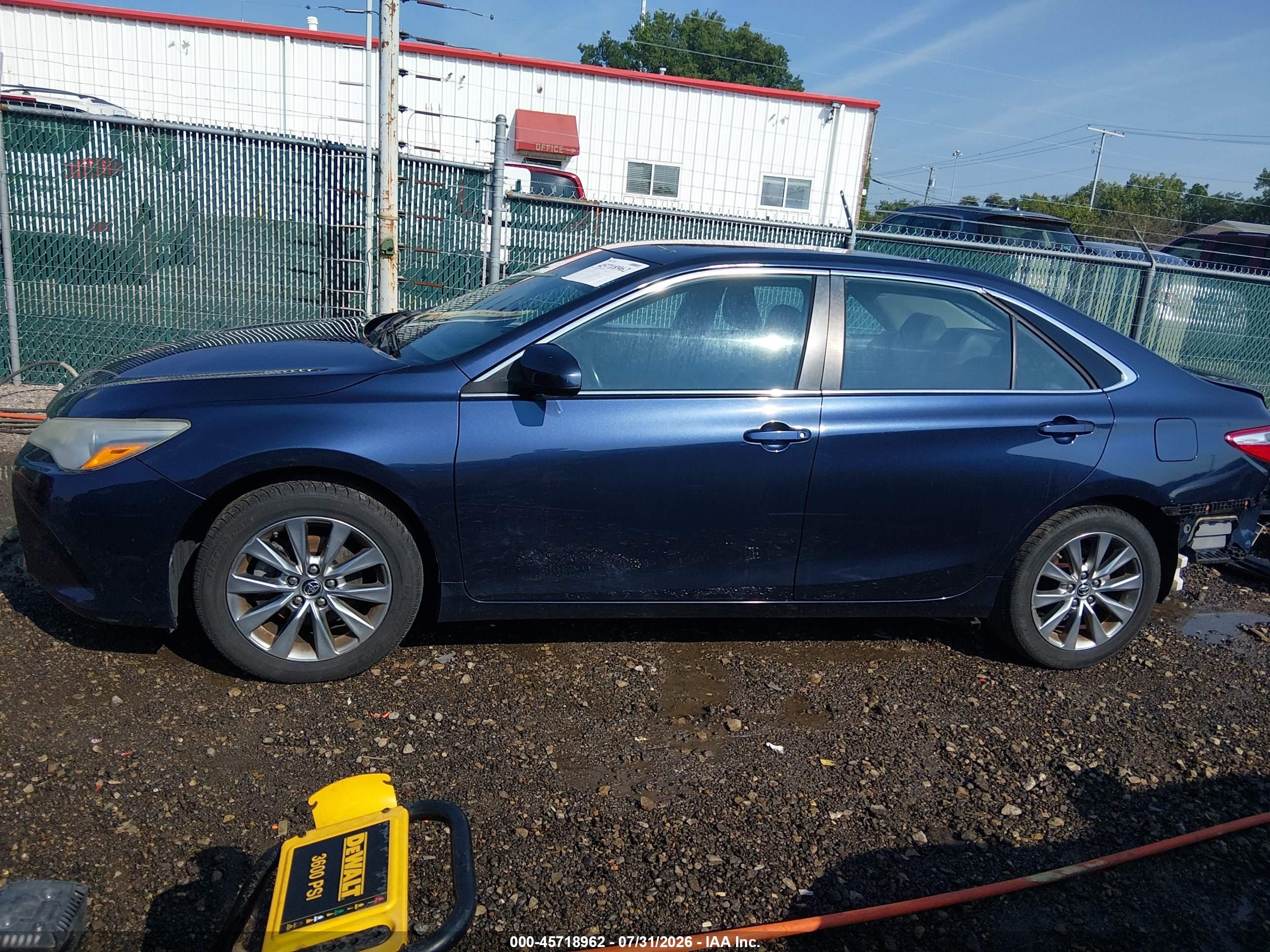 2015 Toyota Camry Xle Blue vin: 4T4BF1FK0FR497883