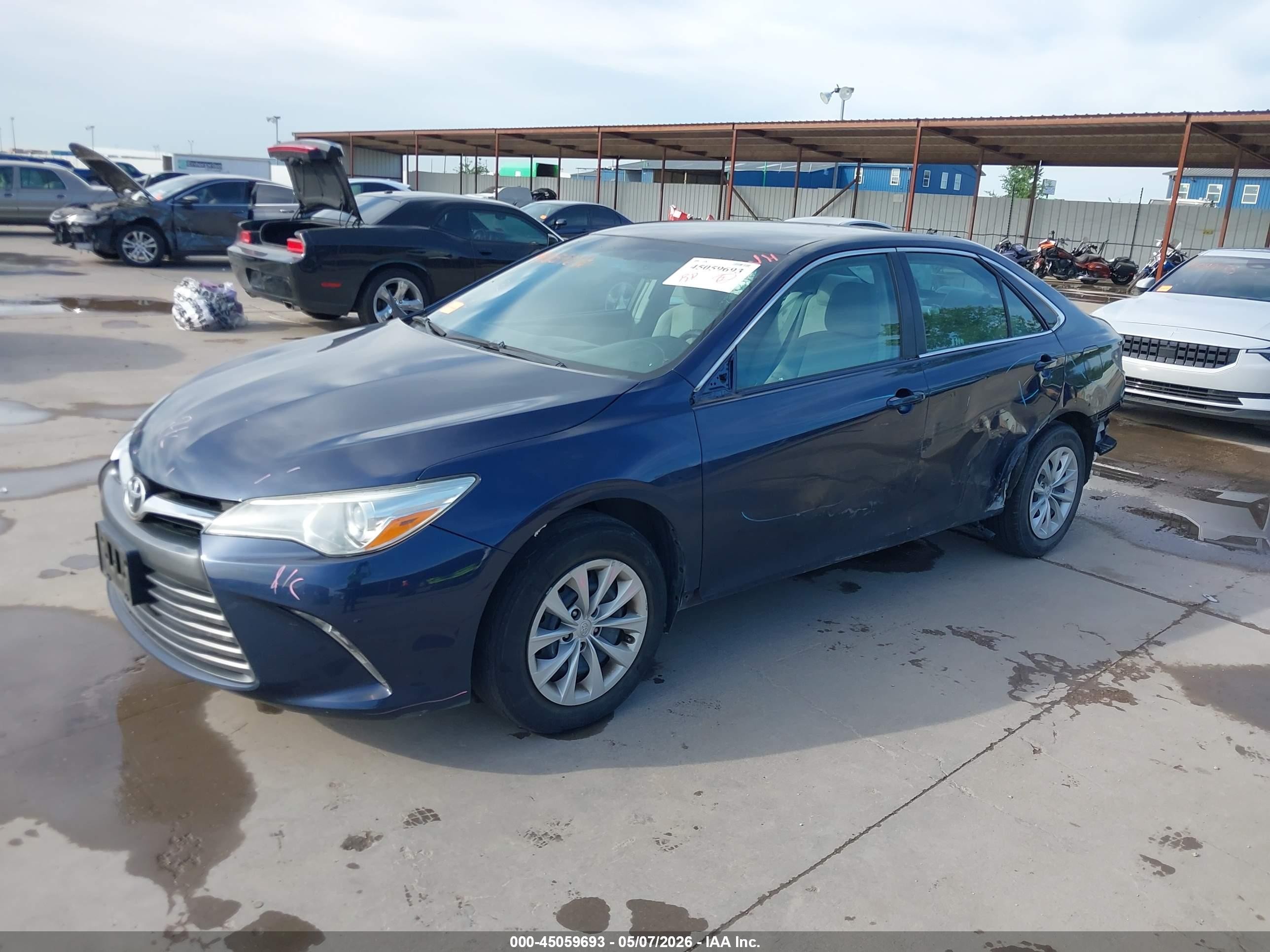 2016 Toyota Camry Le Blue vin: 4T4BF1FK0GR561504