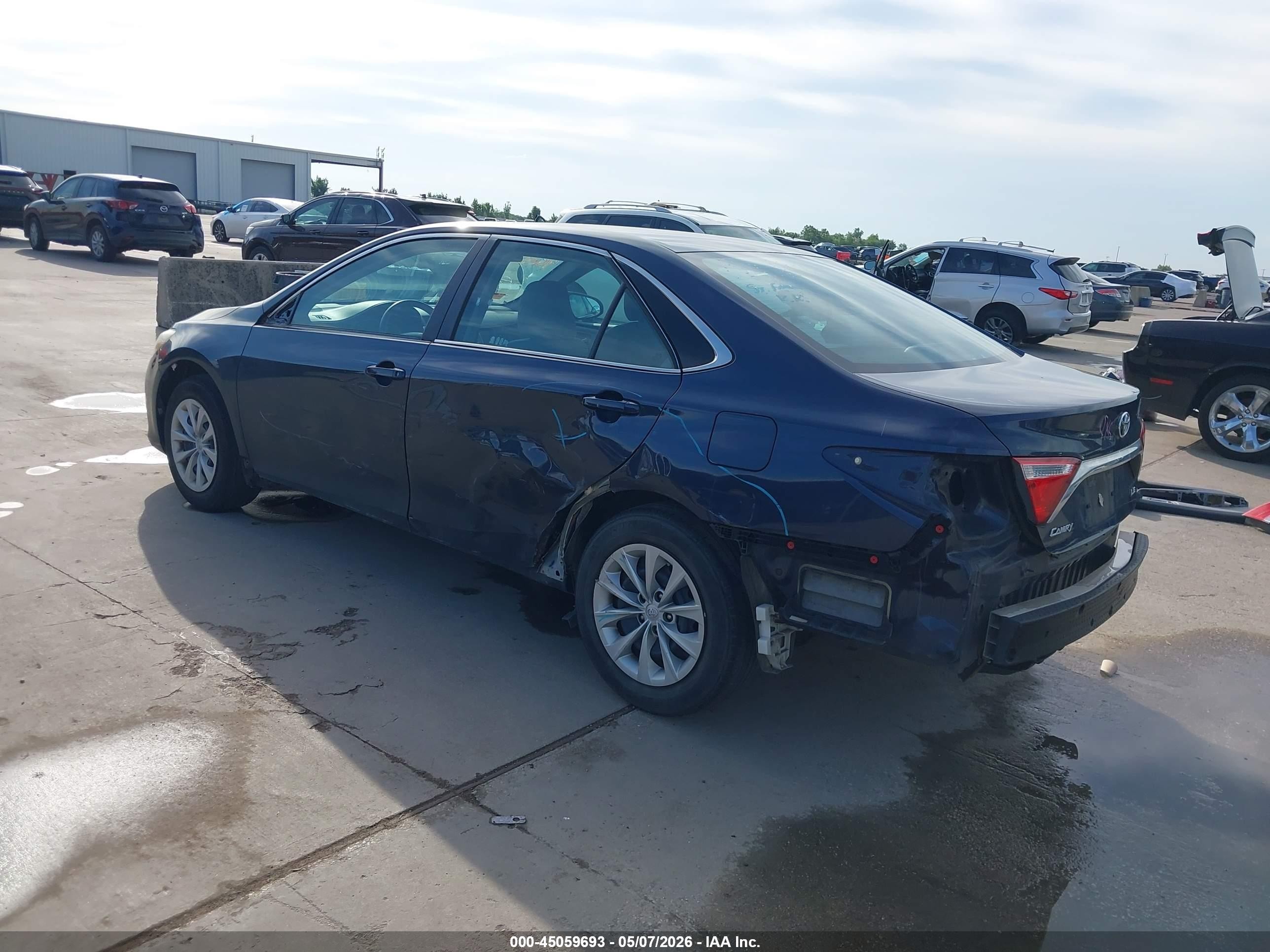 2016 Toyota Camry Le Blue vin: 4T4BF1FK0GR561504