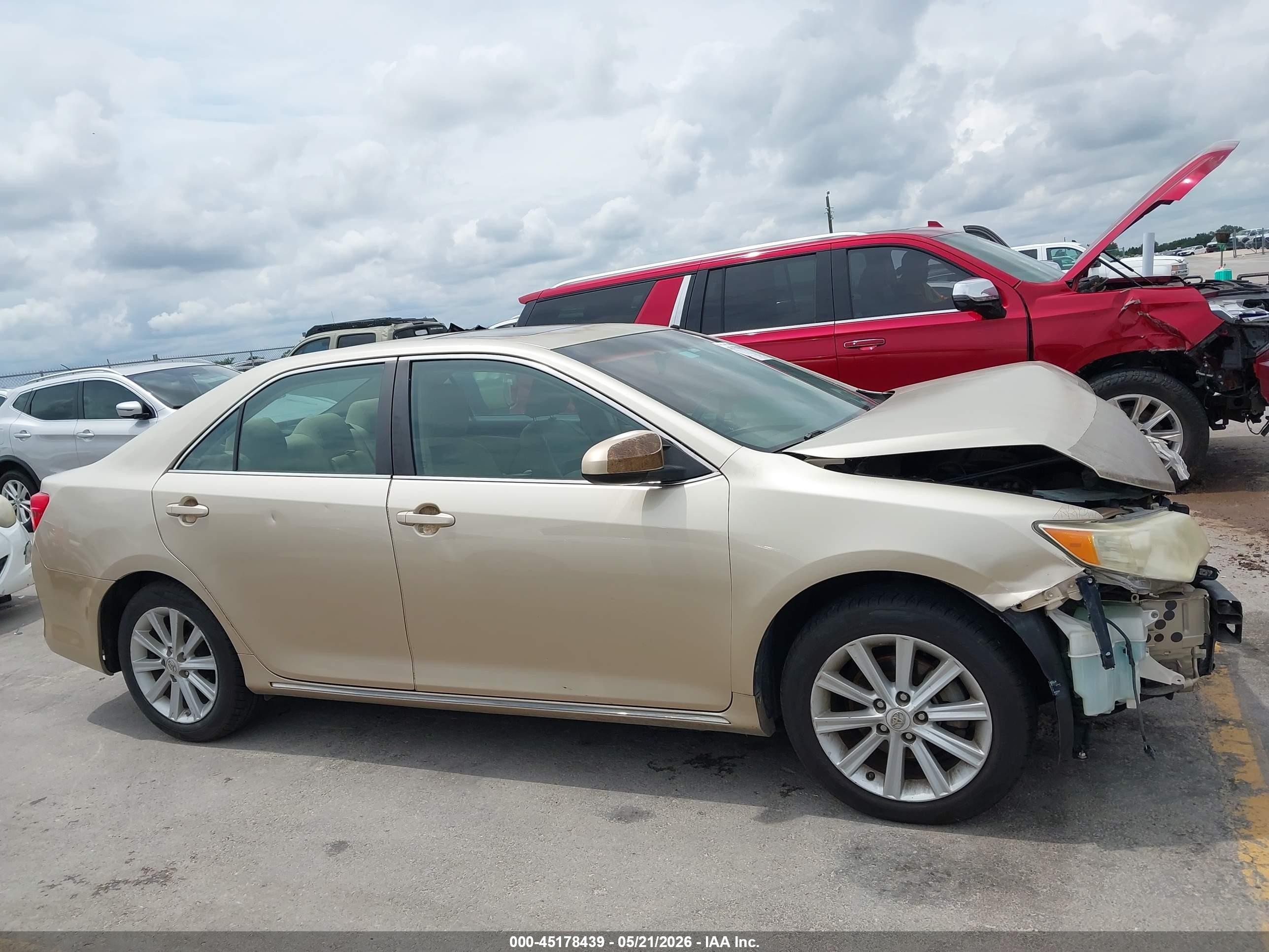 2012 Toyota Camry Xle Gold vin: 4T4BF1FK1CR170193