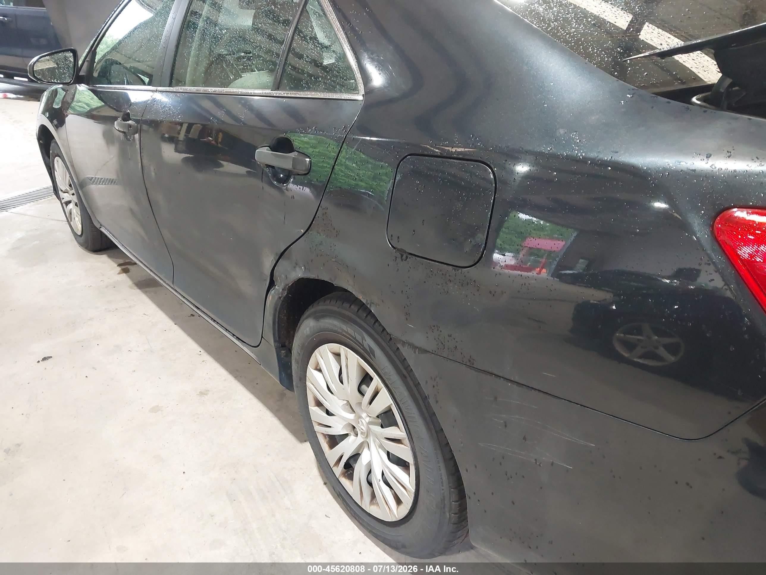 2012 Toyota Camry Le Blue vin: 4T4BF1FK1CR246172