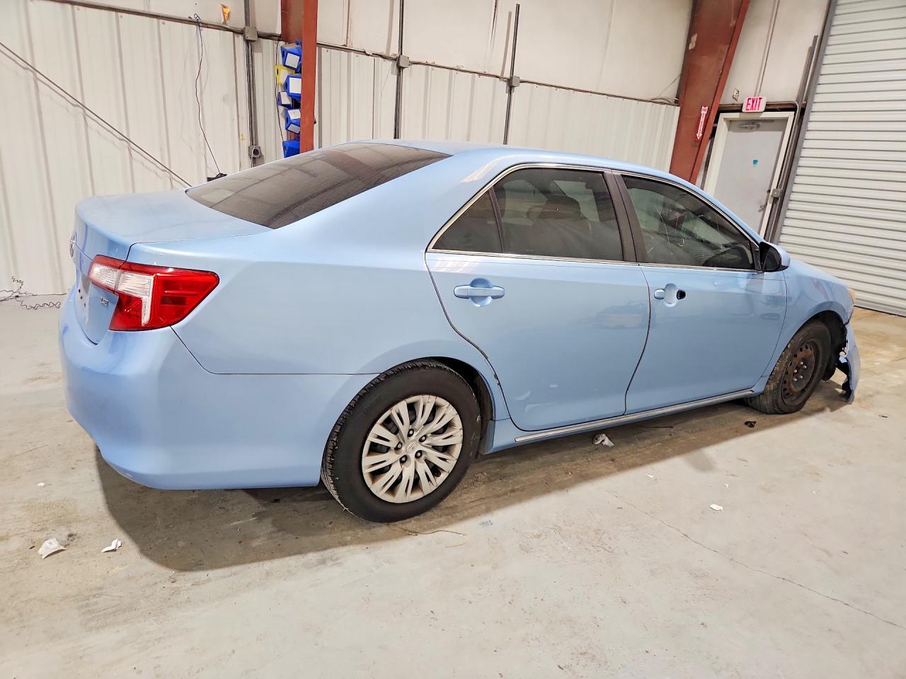 2013 Toyota Camry Le Blue vin: 4T4BF1FK1DR279819