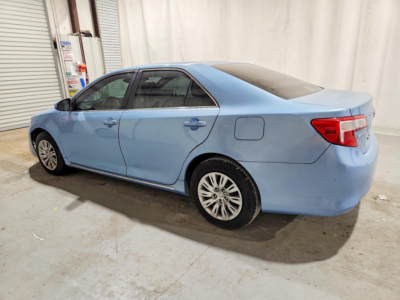 2013 Toyota Camry Le Blue vin: 4T4BF1FK1DR279819