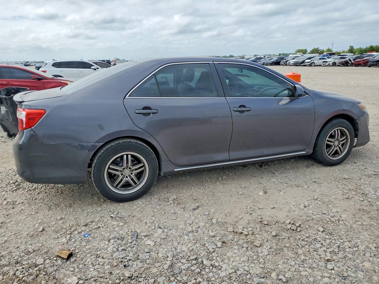 2013 Toyota Camry Le Gray vin: 4T4BF1FK1DR283398