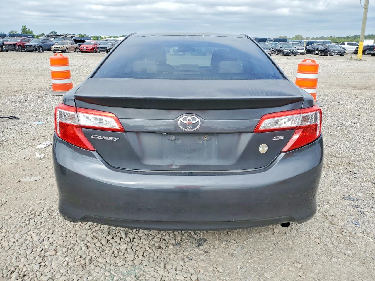 2013 Toyota Camry Le Gray vin: 4T4BF1FK1DR283398