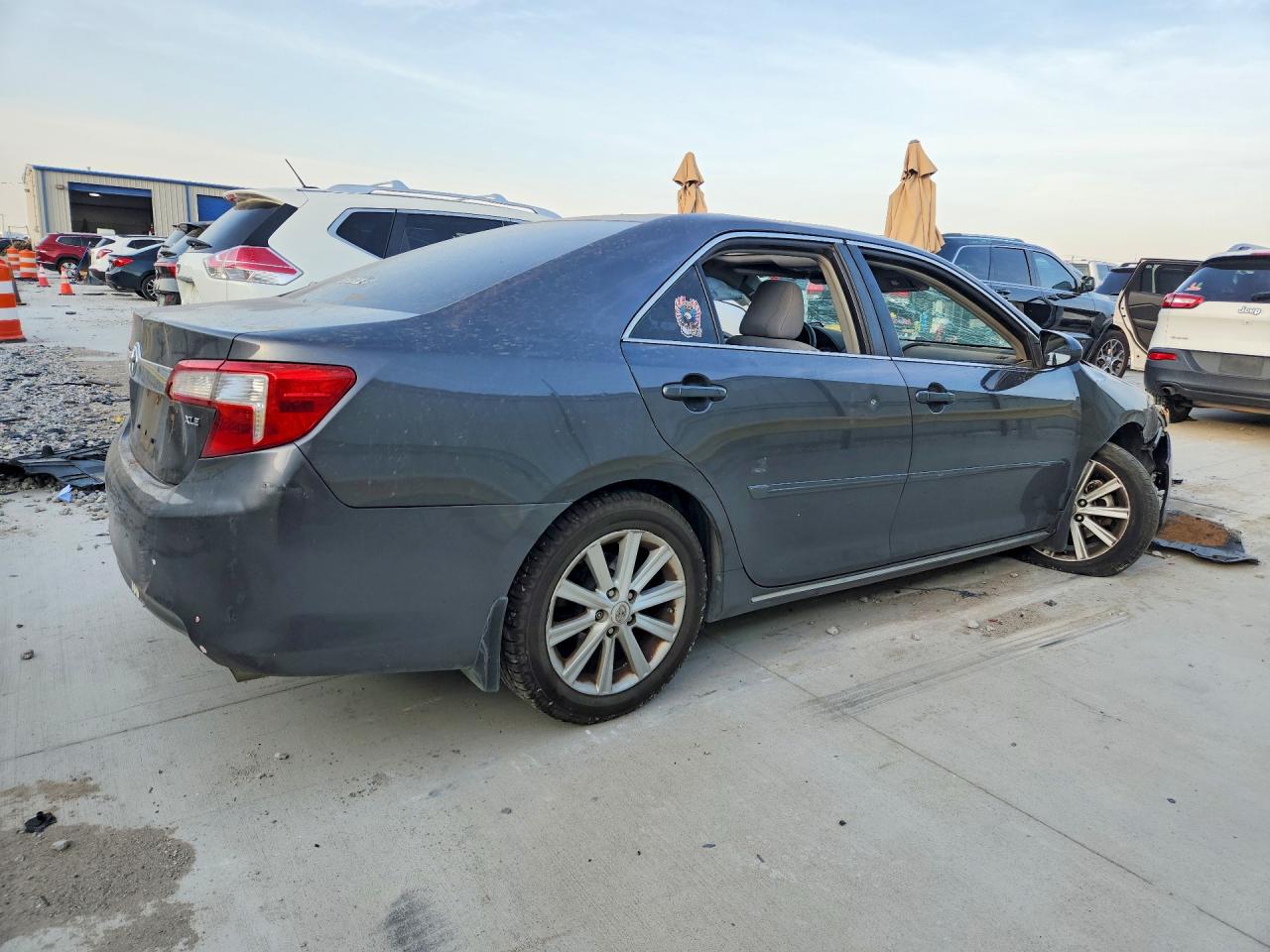 2013 Toyota Camry Xle Gray vin: 4T4BF1FK1DR287547