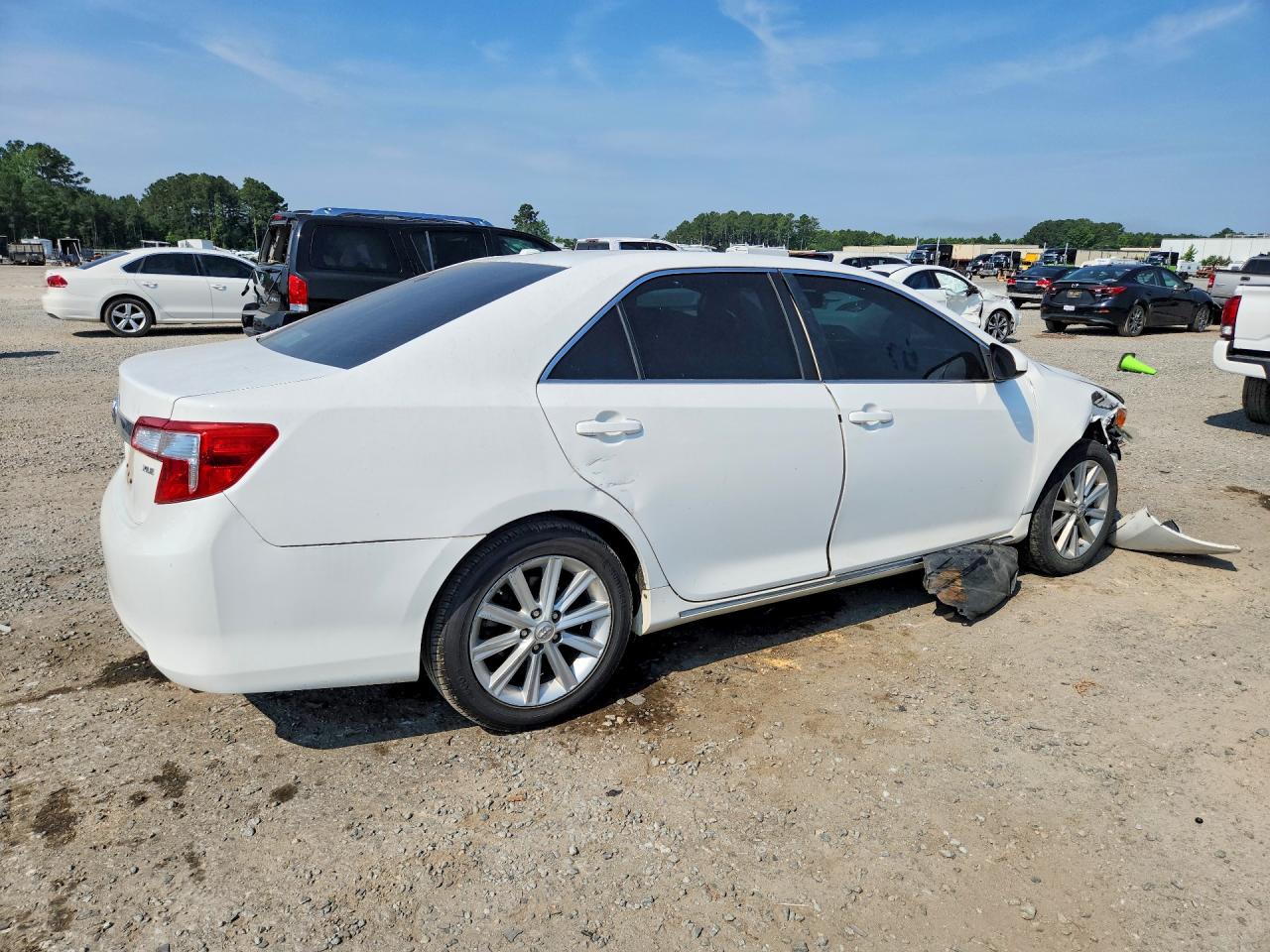 2013 Toyota Camry Xle White vin: 4T4BF1FK1DR298483