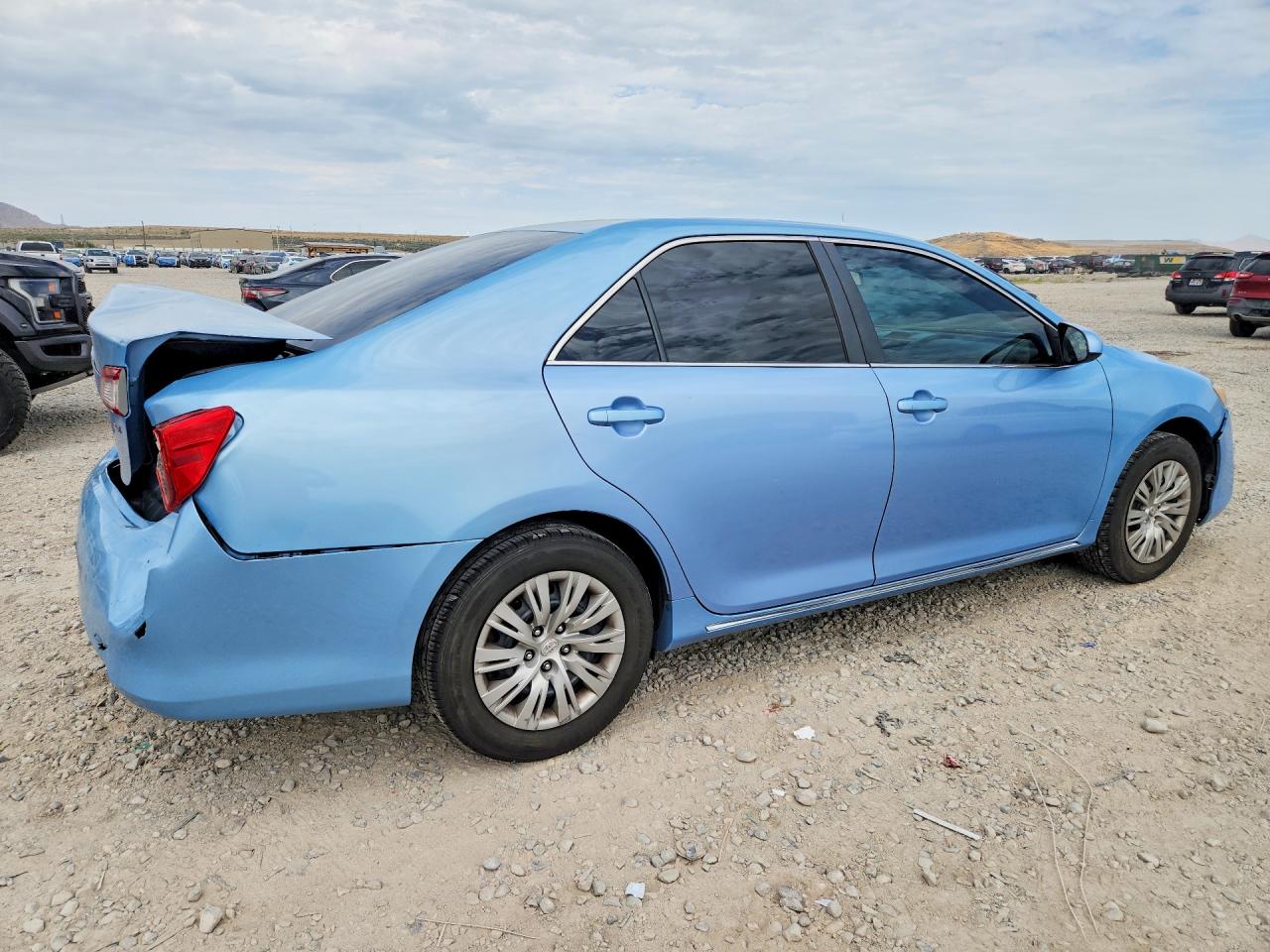 2013 Toyota Camry Le Blue vin: 4T4BF1FK1DR300832