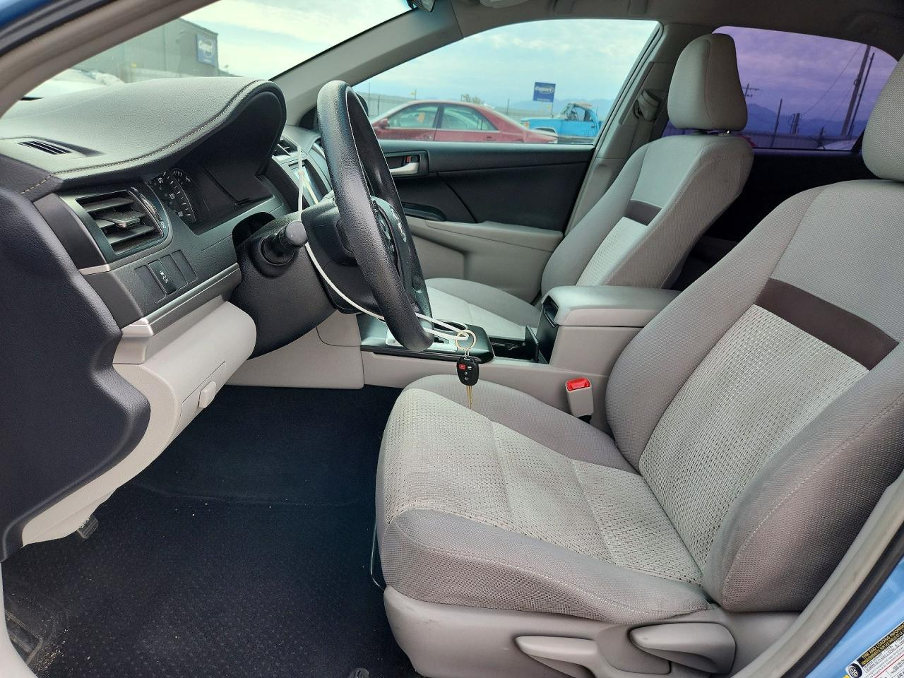 2013 Toyota Camry Le Blue vin: 4T4BF1FK1DR300832