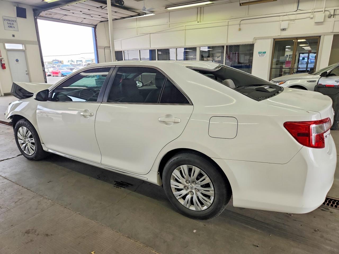 2013 Toyota Camry Le White vin: 4T4BF1FK1DR302385