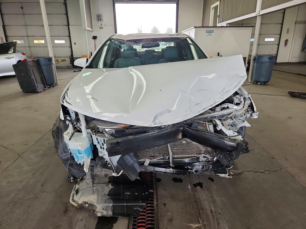 2013 Toyota Camry Le White vin: 4T4BF1FK1DR302385