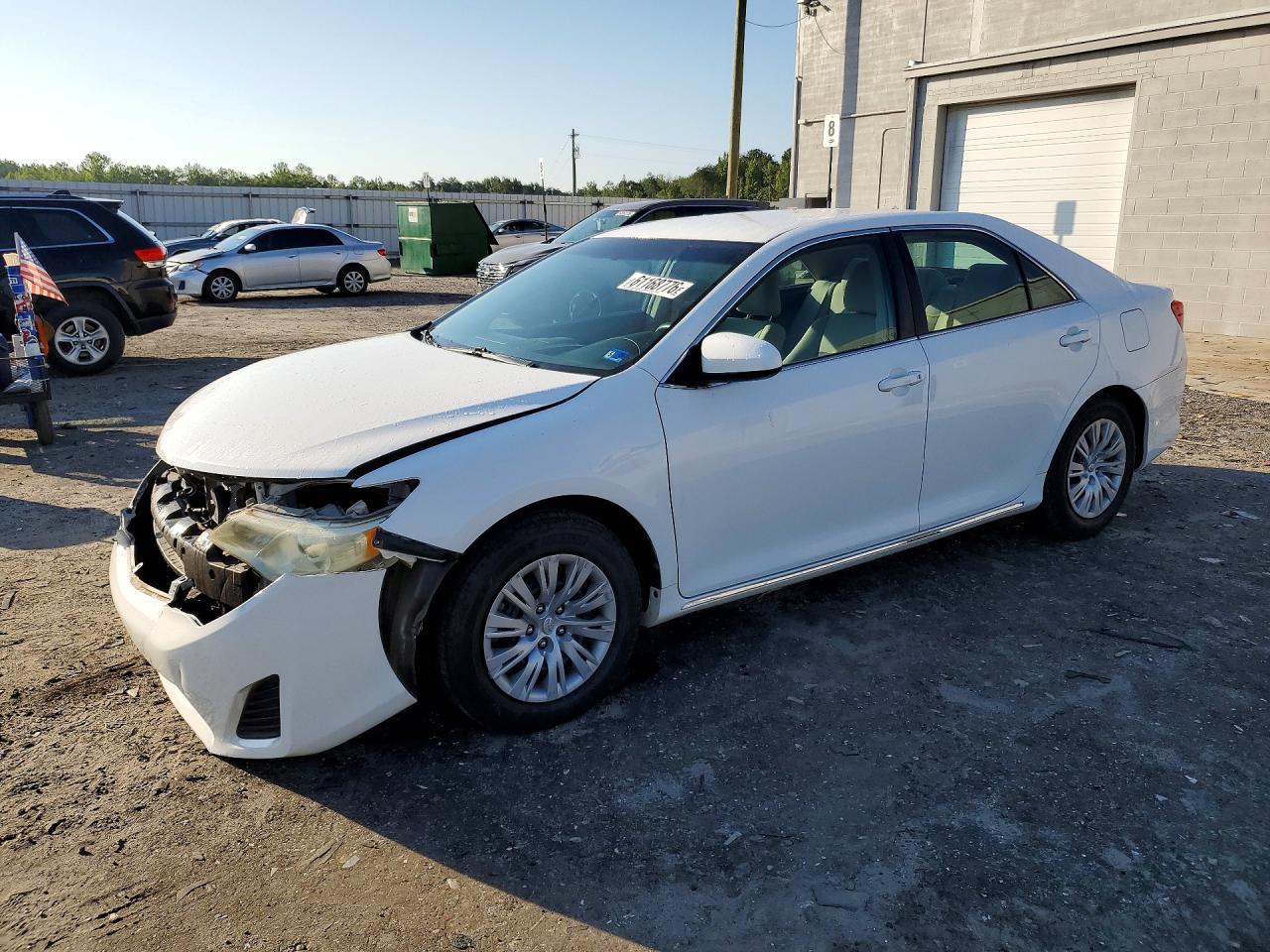 2013 Toyota Camry Le White vin: 4T4BF1FK1DR310485