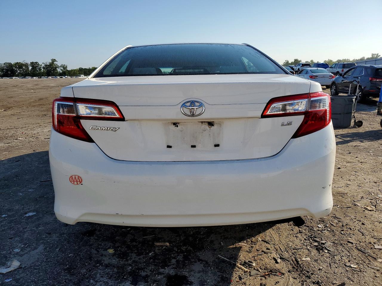 2013 Toyota Camry Le White vin: 4T4BF1FK1DR310485