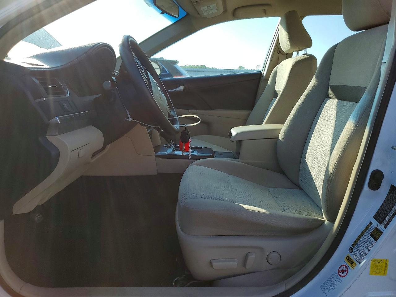 2013 Toyota Camry Le White vin: 4T4BF1FK1DR310485