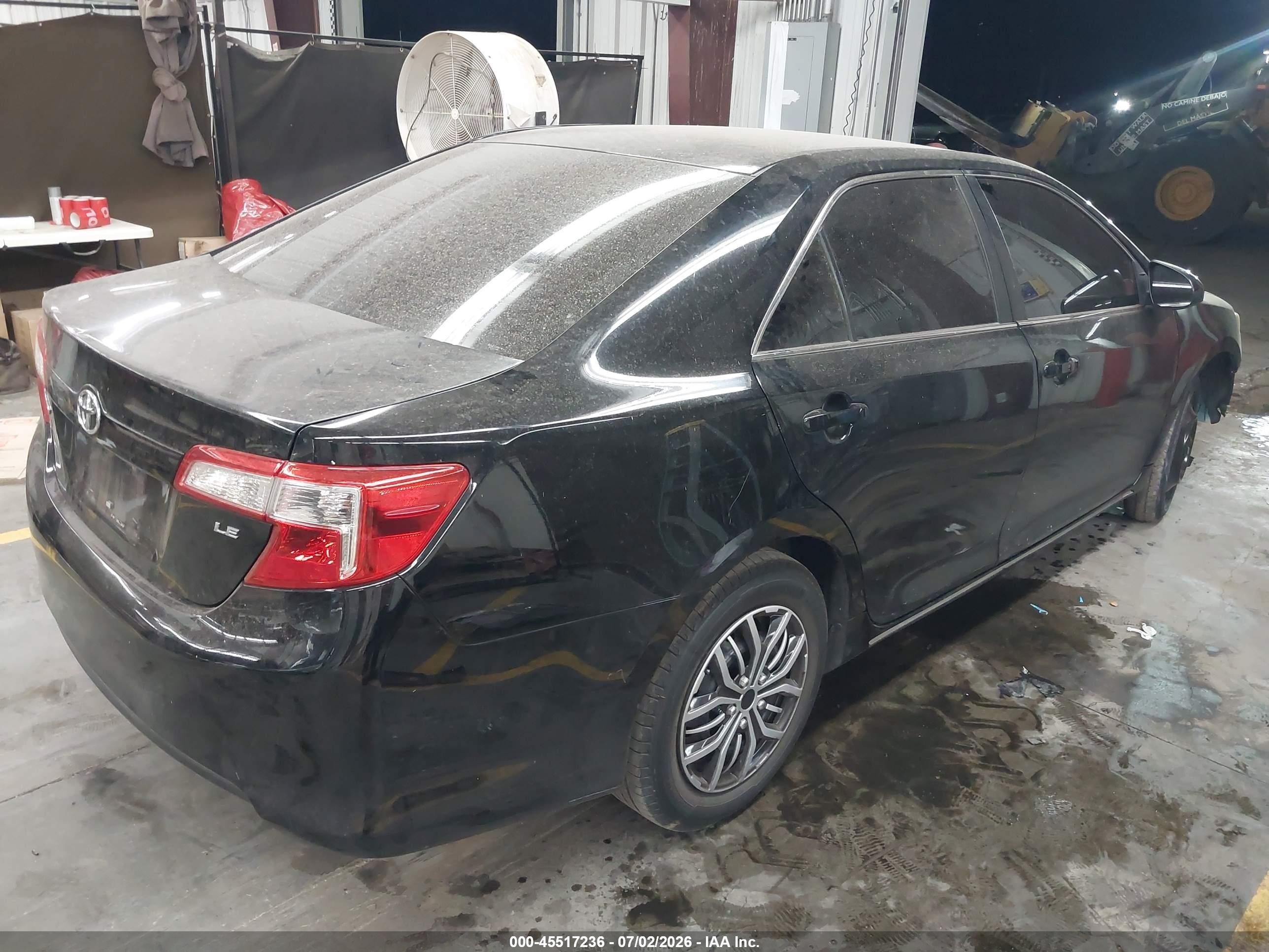 2014 Toyota Camry Le Gray vin: 4T4BF1FK1ER338885