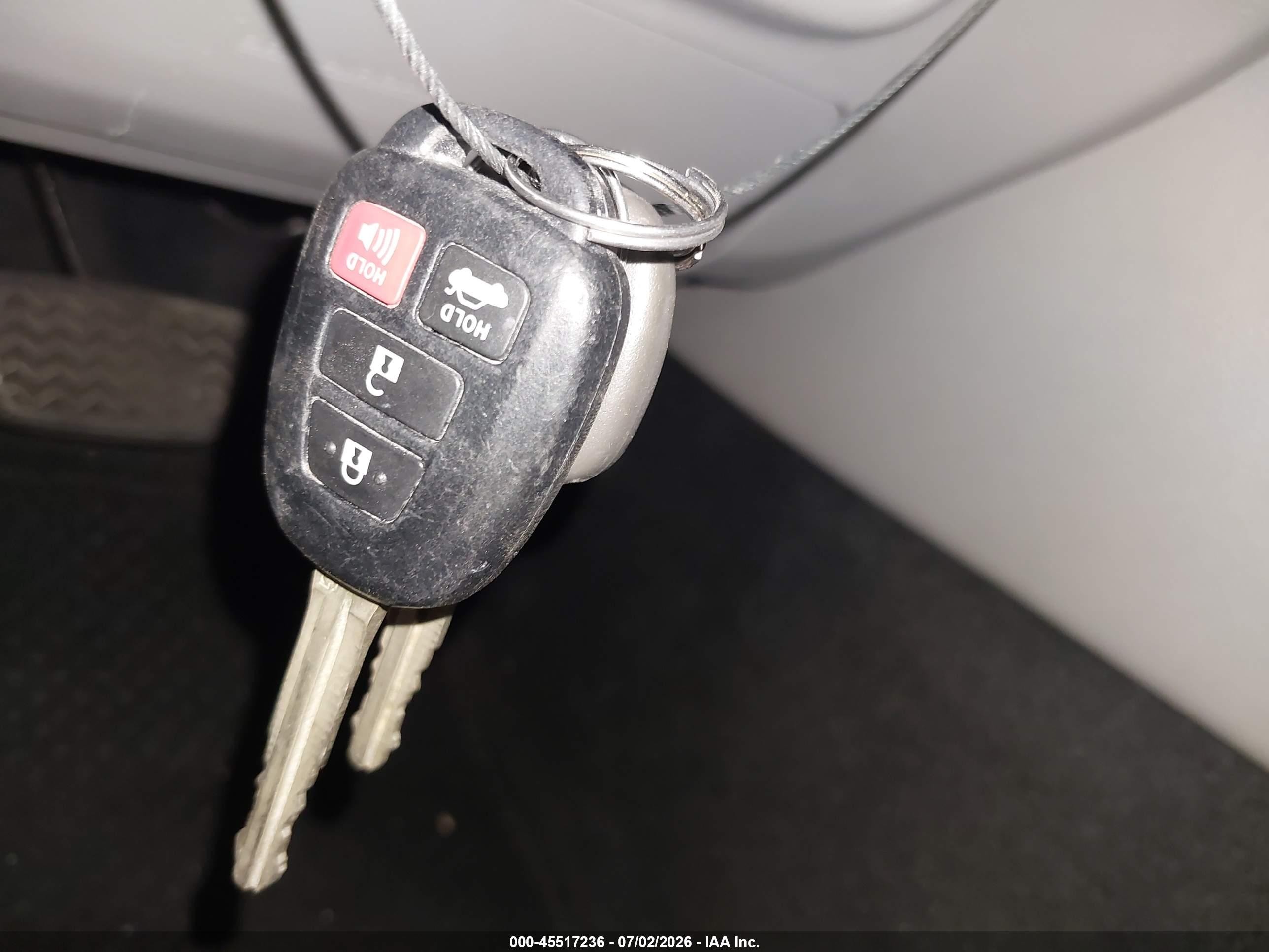 2014 Toyota Camry Le Gray vin: 4T4BF1FK1ER338885
