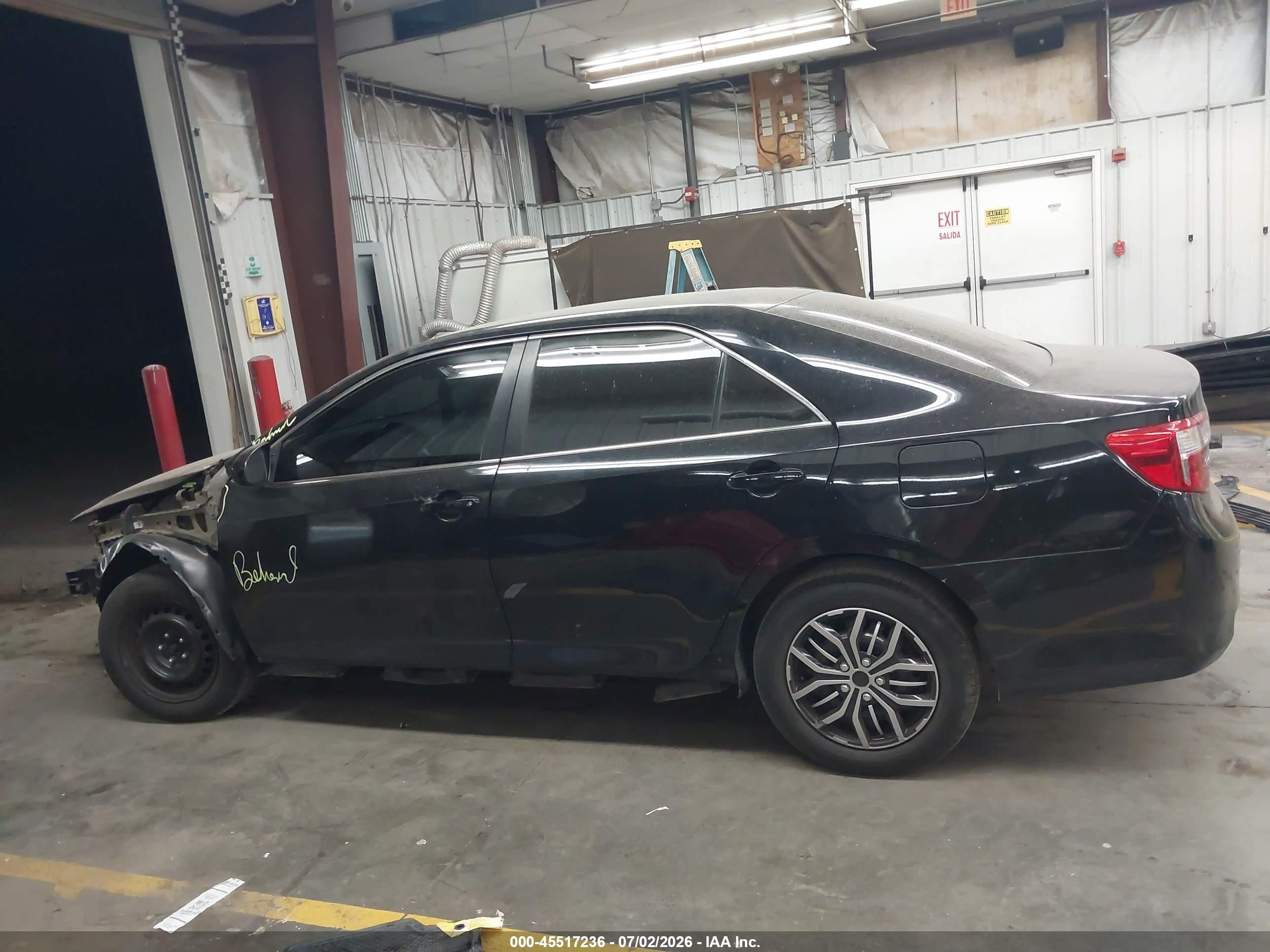2014 Toyota Camry Le Gray vin: 4T4BF1FK1ER338885
