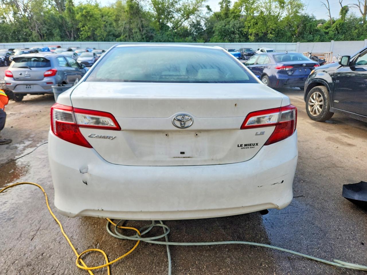 2014 Toyota Camry Le White vin: 4T4BF1FK1ER341415