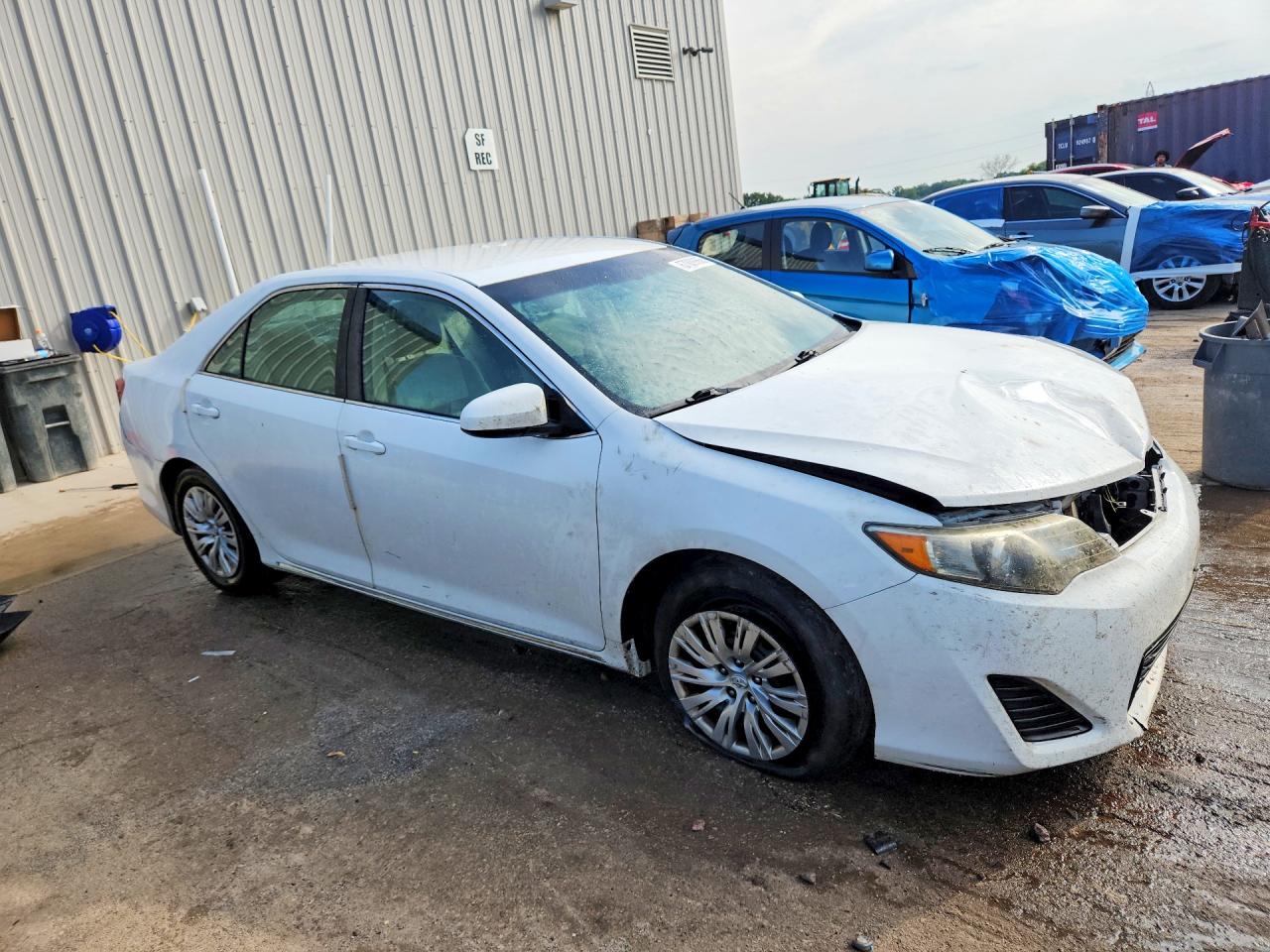 2014 Toyota Camry Le White vin: 4T4BF1FK1ER341415