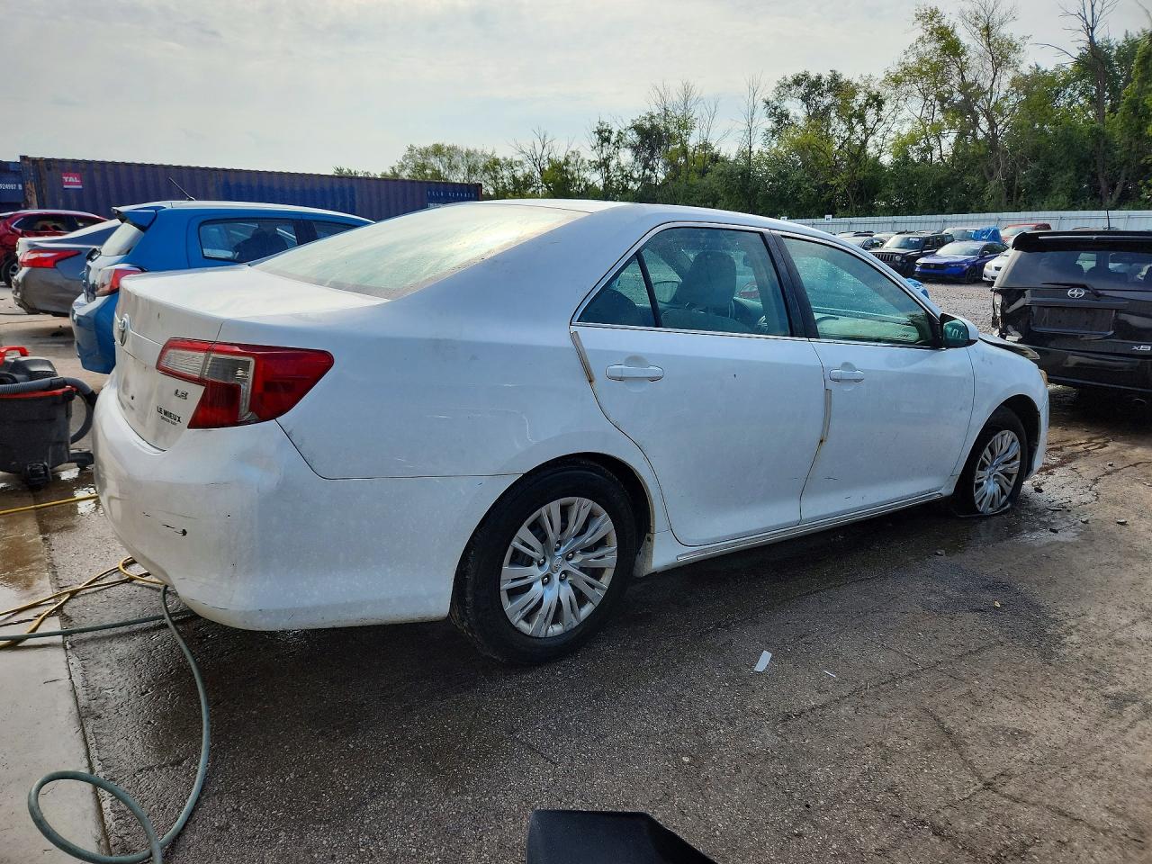 2014 Toyota Camry Le White vin: 4T4BF1FK1ER341415