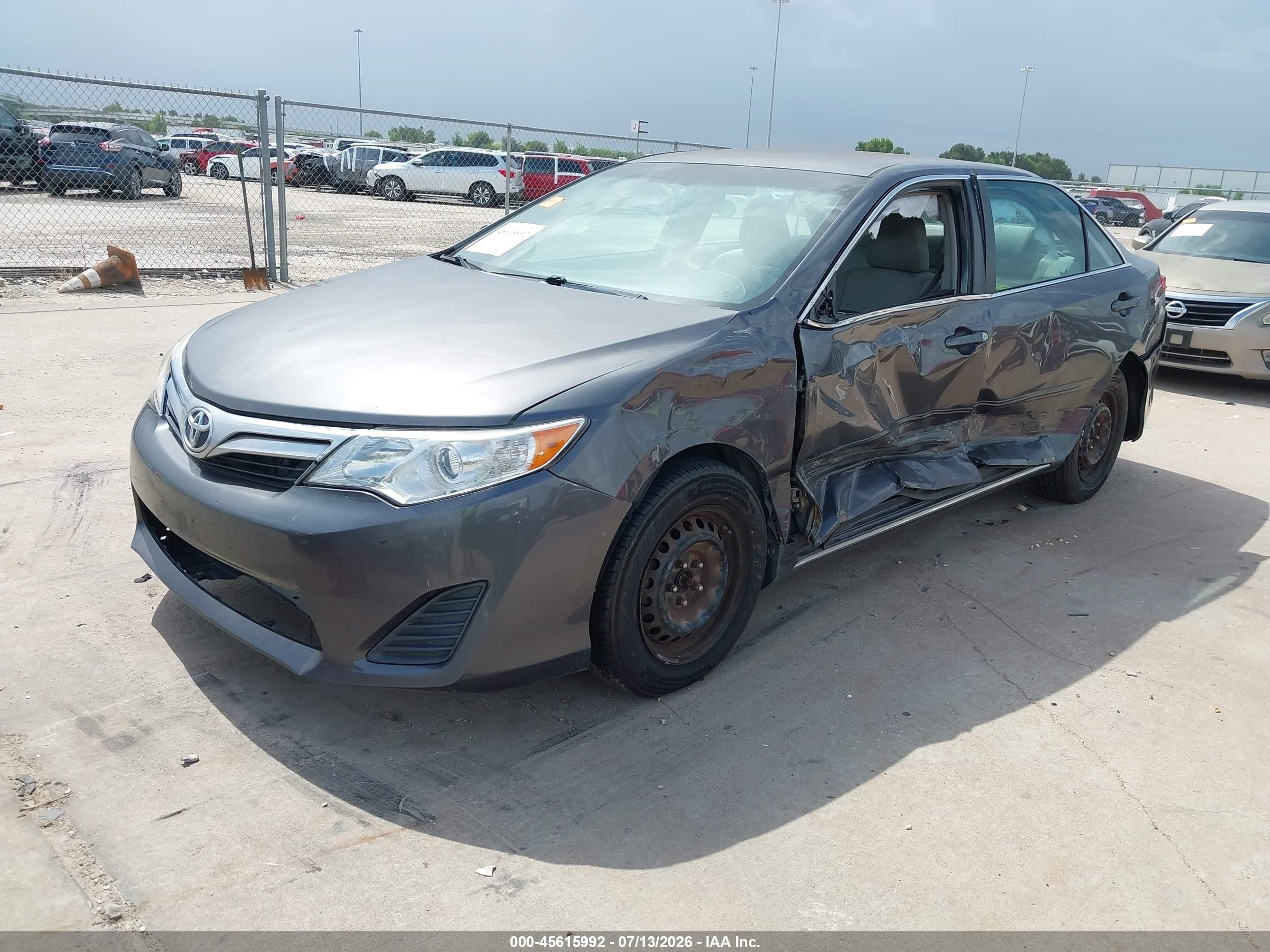 2014 Toyota Camry Le Серый vin: 4T4BF1FK1ER346937